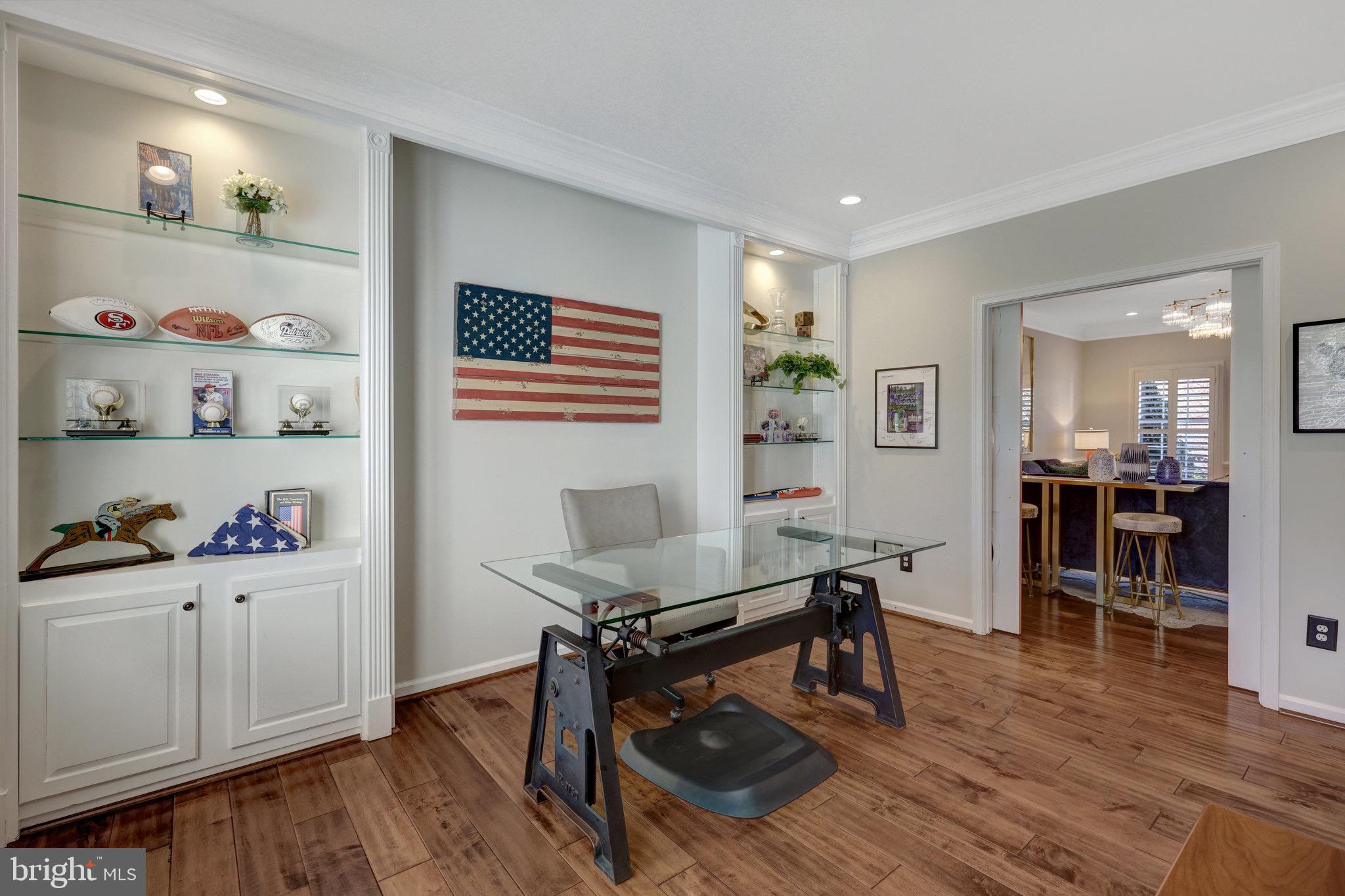 OAKTON RIDGE - Residential