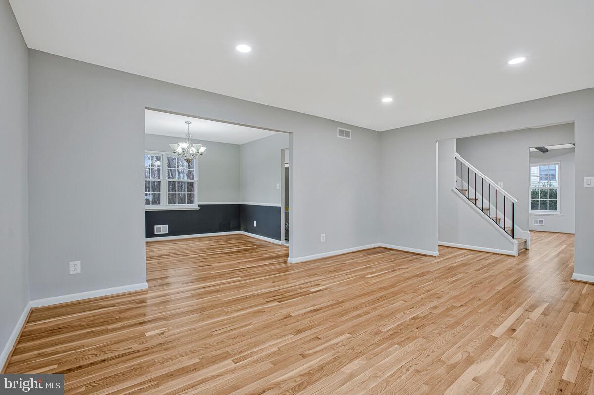 WOODBRIDGE VALLEY - Residential