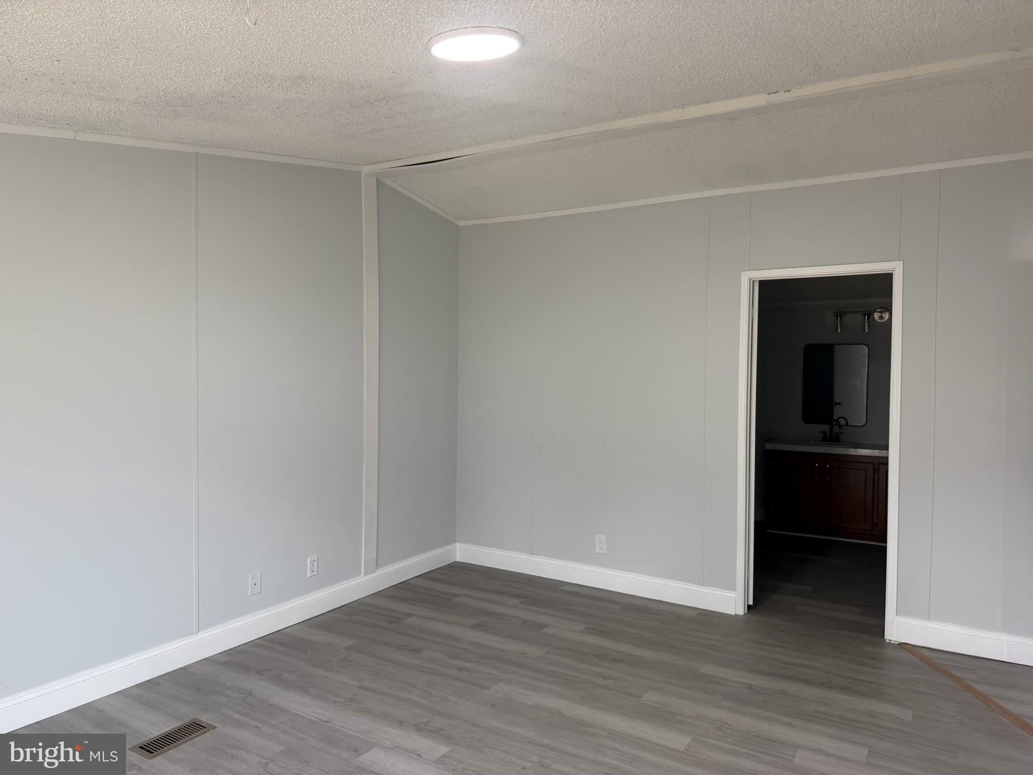 MEADOW RUN - Residential