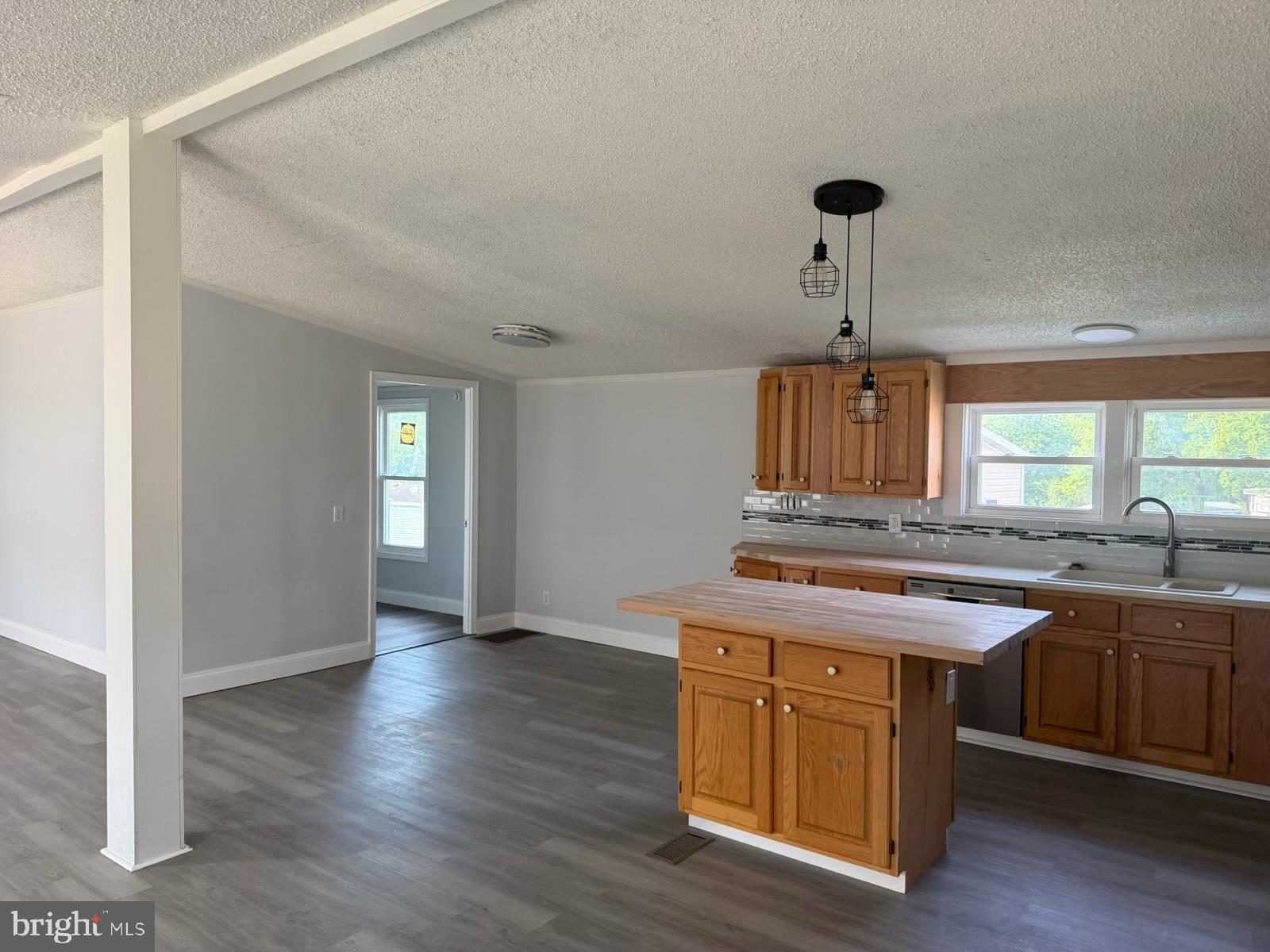 MEADOW RUN - Residential