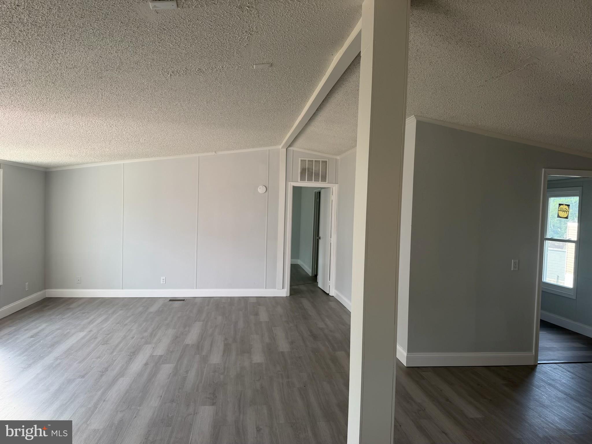 MEADOW RUN - Residential