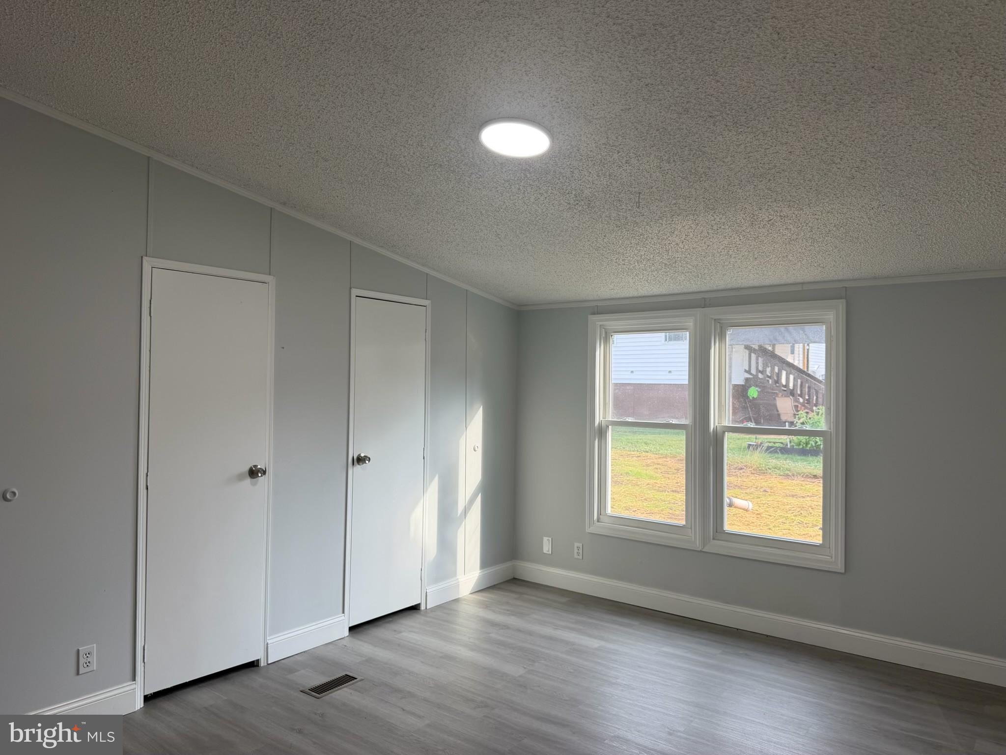 MEADOW RUN - Residential