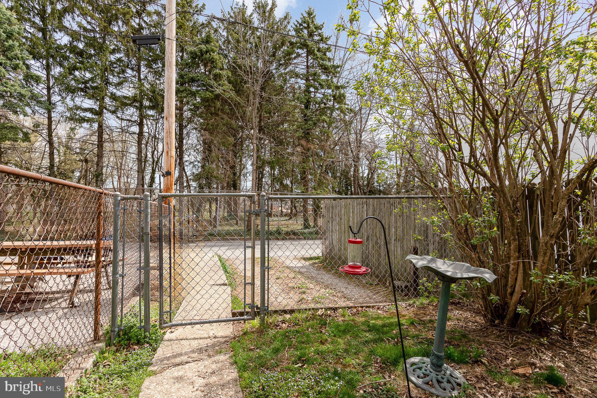 NORTH YORK BORO - Residential