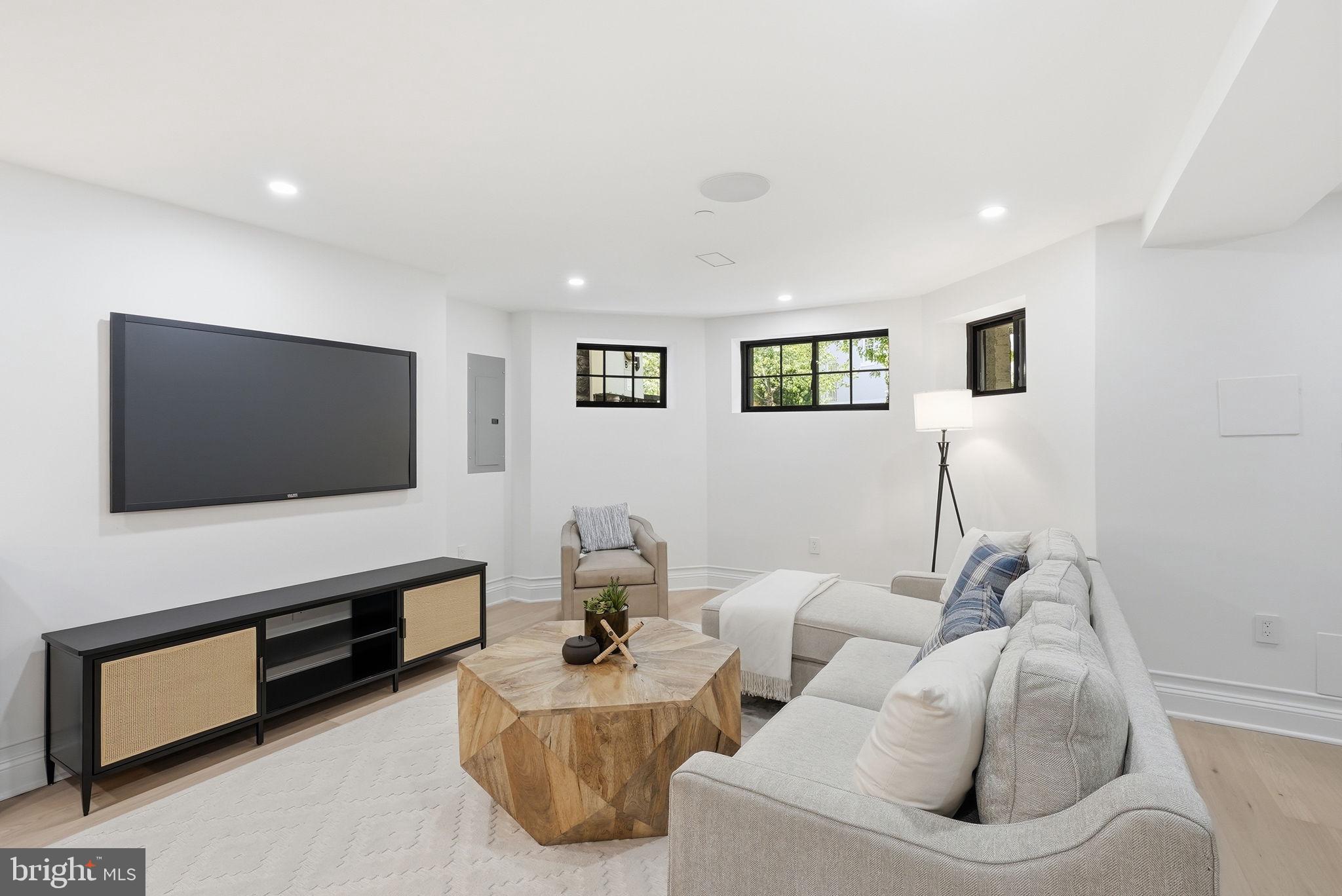 DUPONT CIRCLE - Residential
