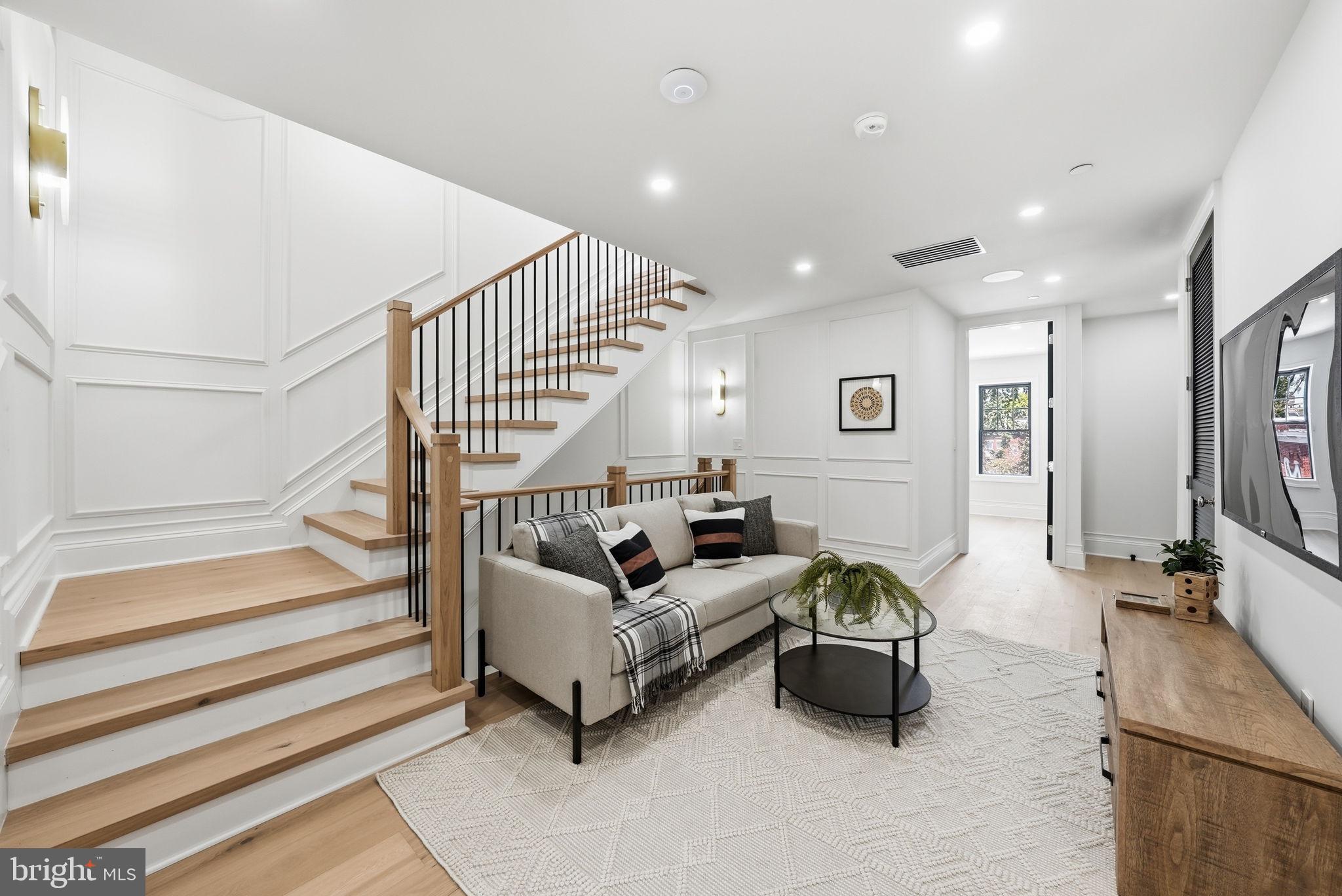 DUPONT CIRCLE - Residential