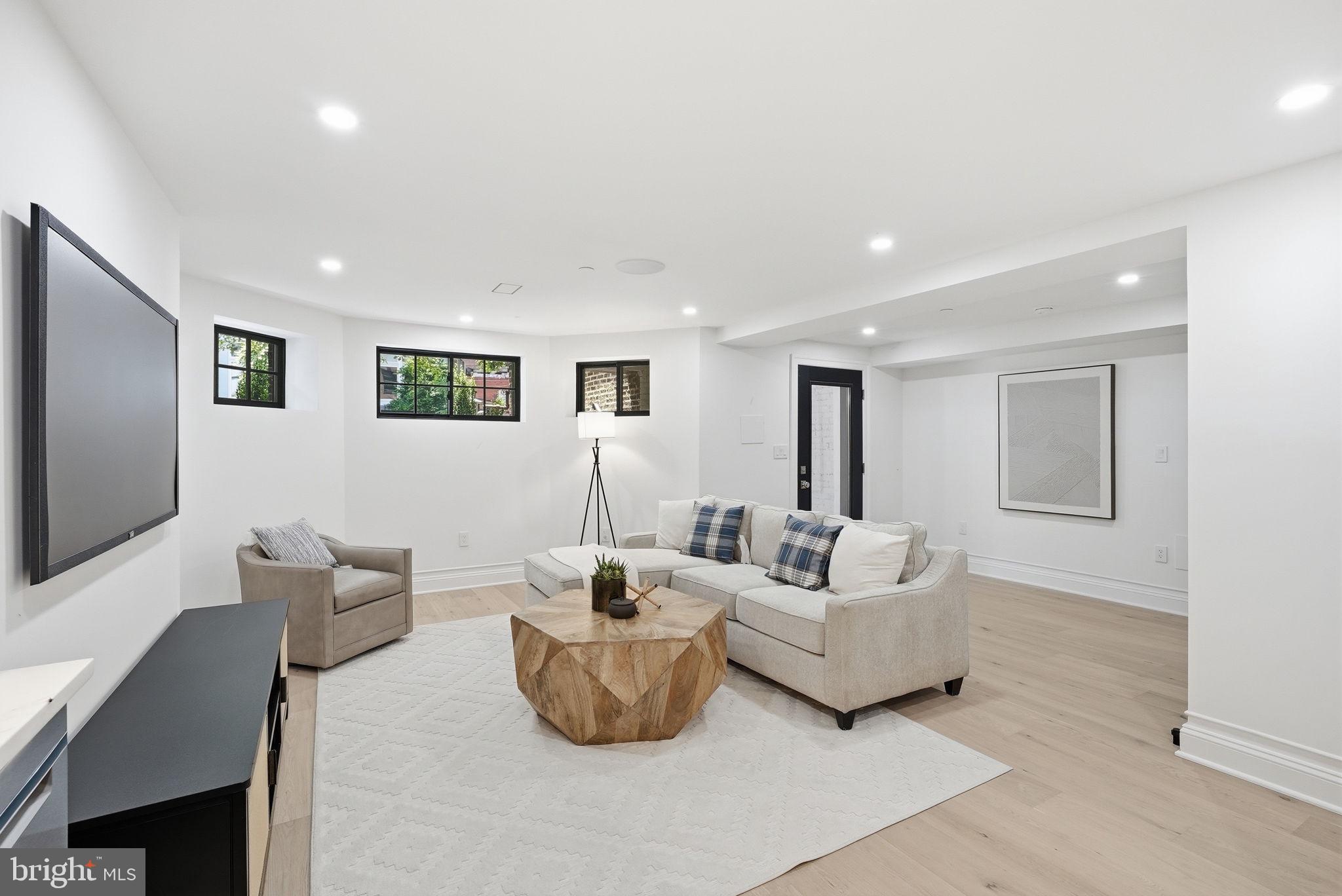 DUPONT CIRCLE - Residential