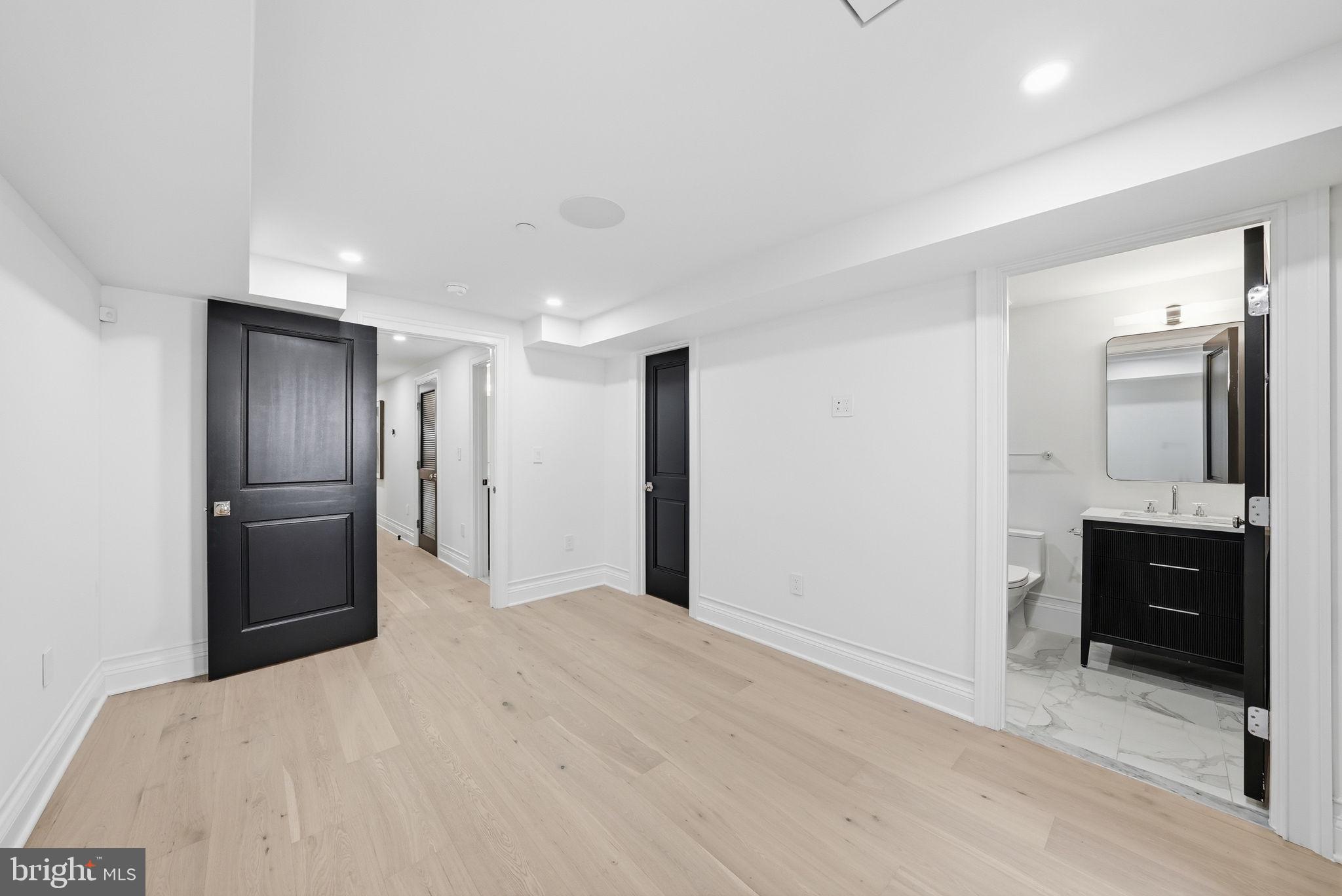 DUPONT CIRCLE - Residential