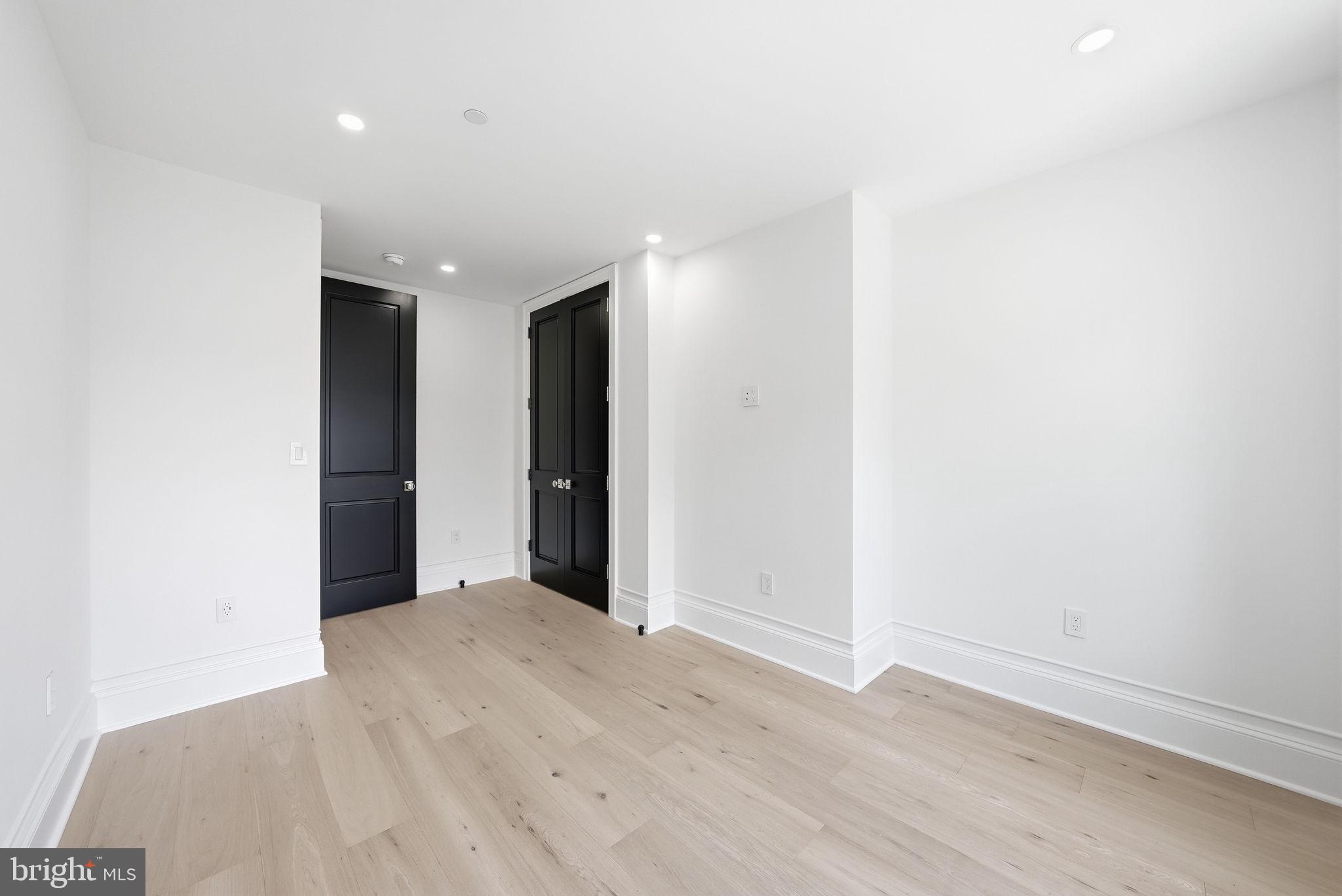 DUPONT CIRCLE - Residential