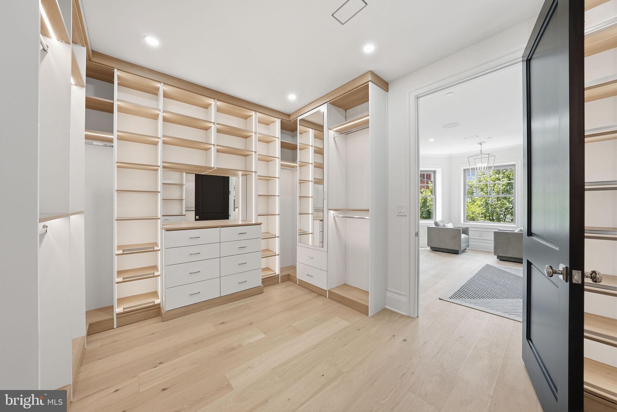 DUPONT CIRCLE - Residential