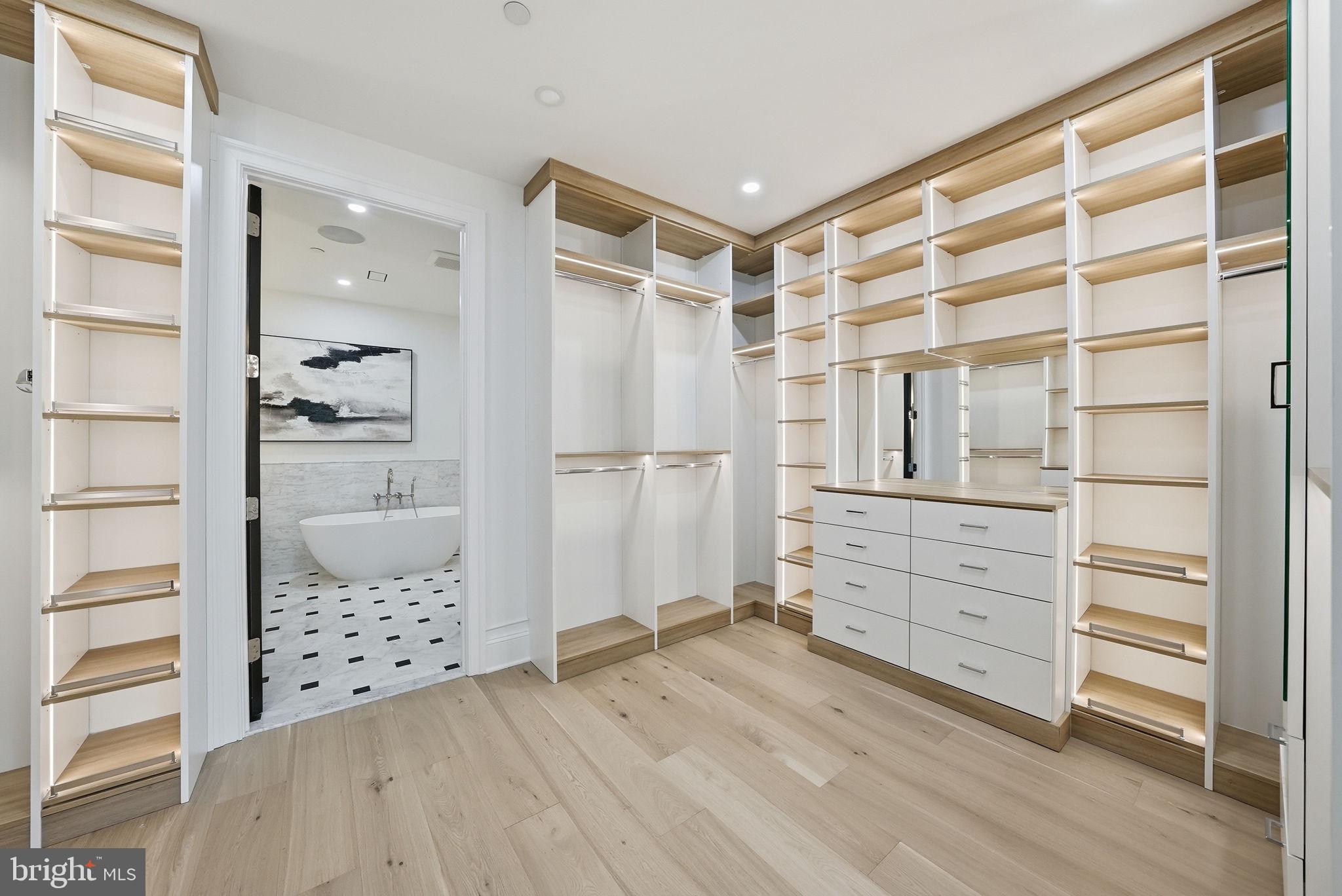 DUPONT CIRCLE - Residential