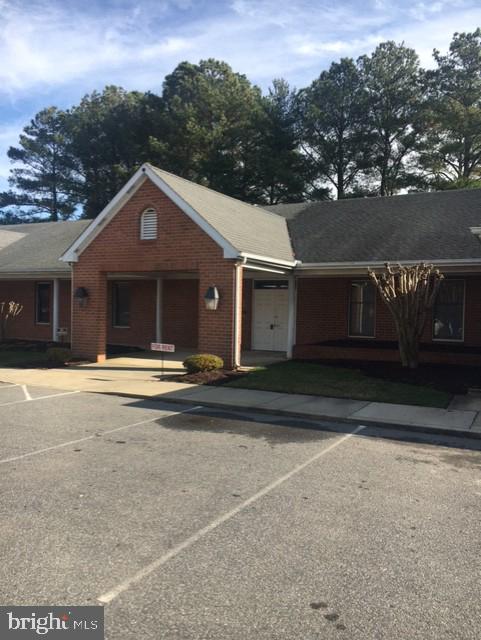 Currently offered as a large open area in the center with 2 handicap rest rooms, and a large waiting area with 8 private offices on the exterior perimeter. All utilities are metered separately. In move in condition with tile and carpet. Owner will also consider a lease. Plenty of parking. Was previously a physicians office with a large open bullpen in the center. No stairs to access. Plans available. Sale will include prorate share of CAM.
Located in Easton's prime medical community with easy Route 50 access.