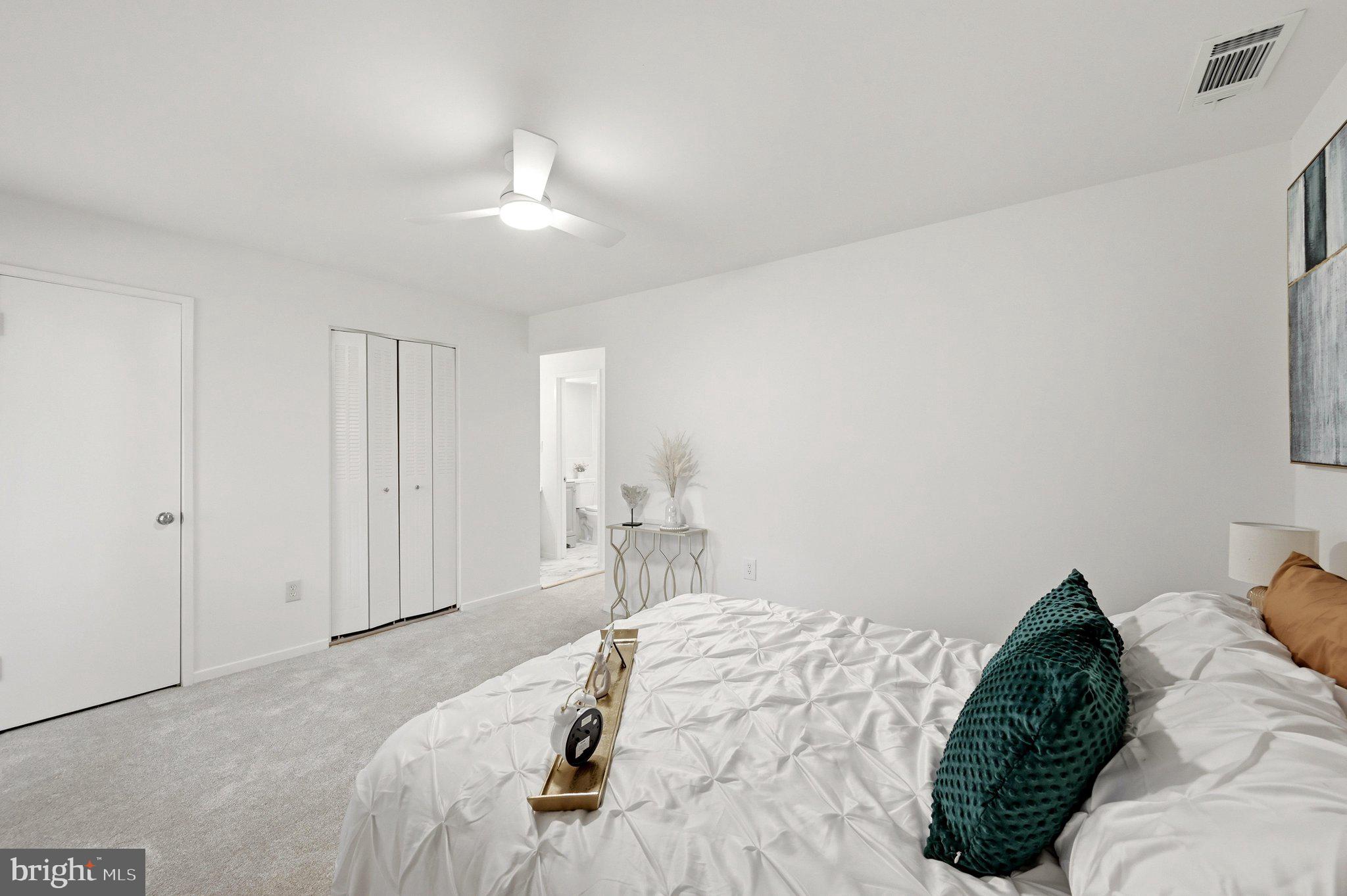 LONG REACH HOUSE CONDOMINIUMS - Residential