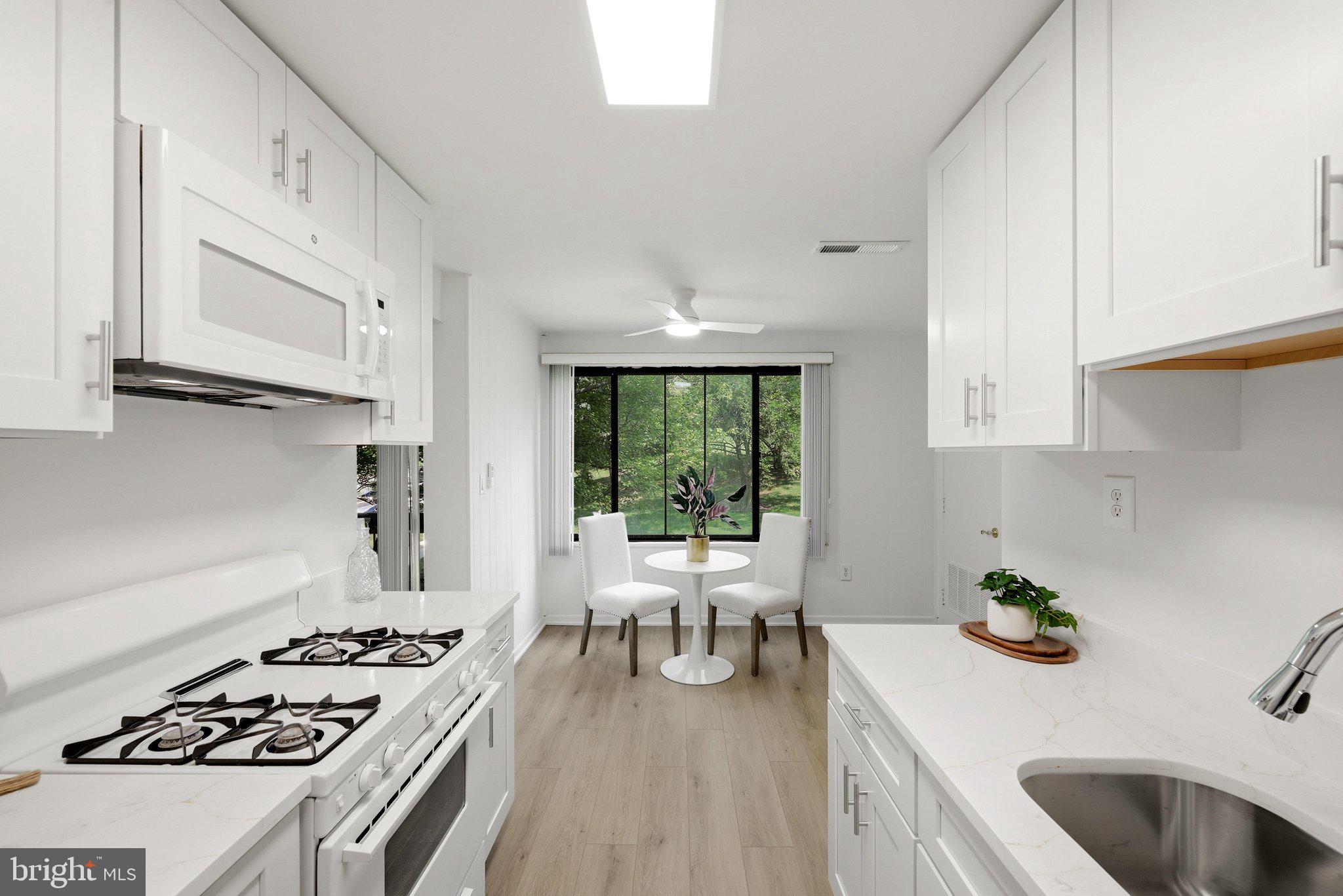 LONG REACH HOUSE CONDOMINIUMS - Residential