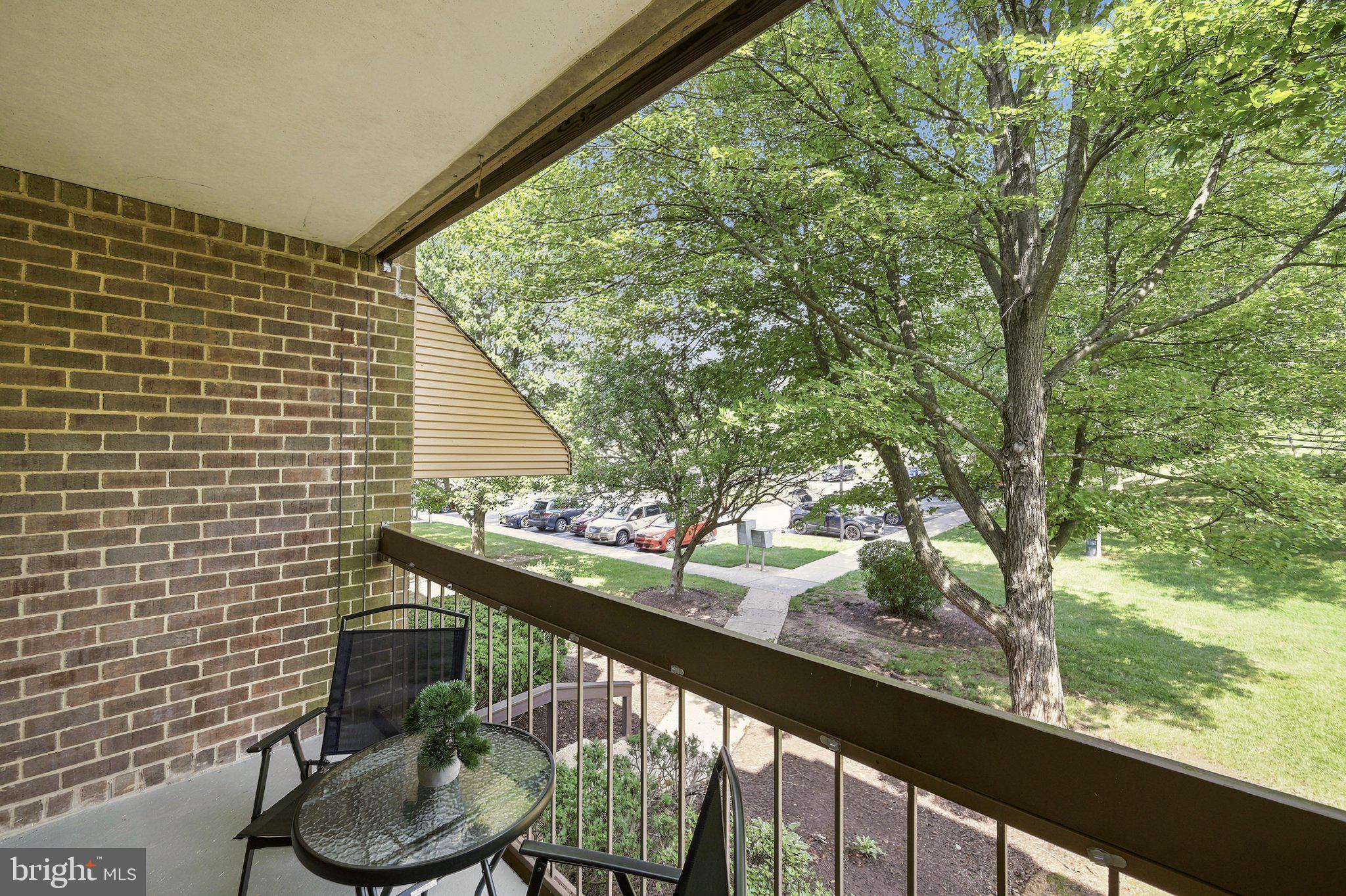 LONG REACH HOUSE CONDOMINIUMS - Residential