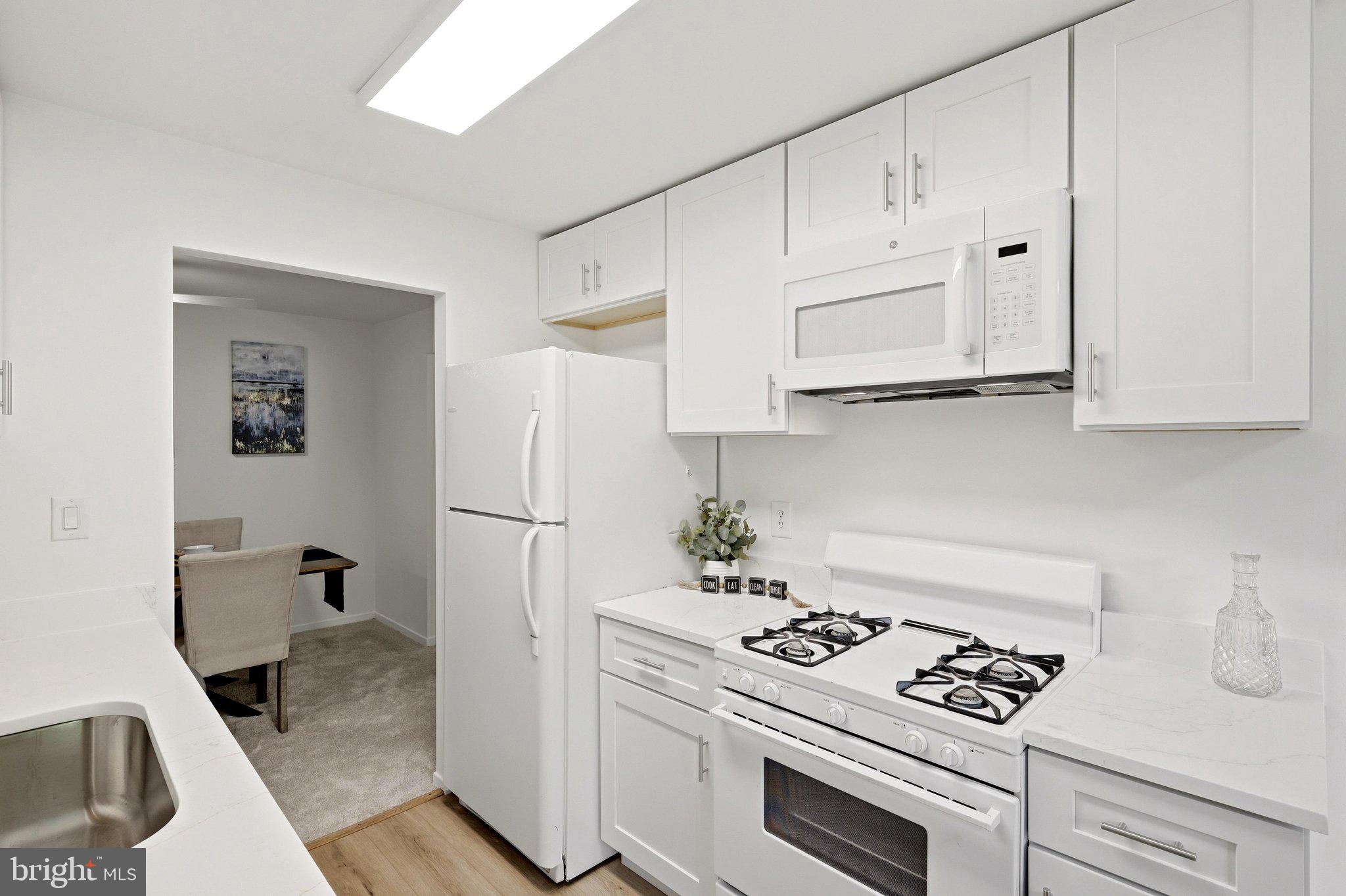 LONG REACH HOUSE CONDOMINIUMS - Residential