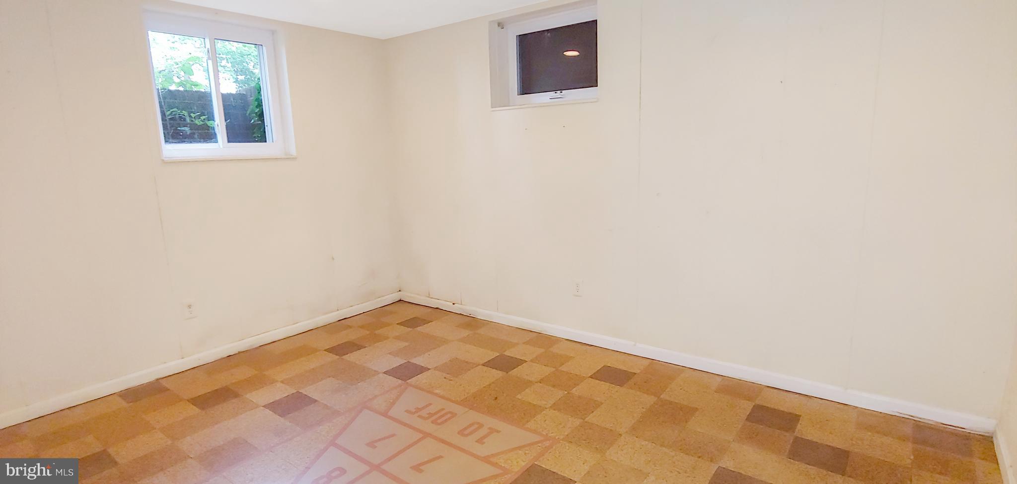 HALF PONE POINT - Residential