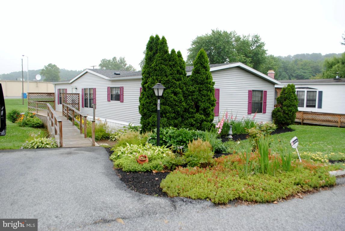 WINCHESTER MEADOWS - Residential