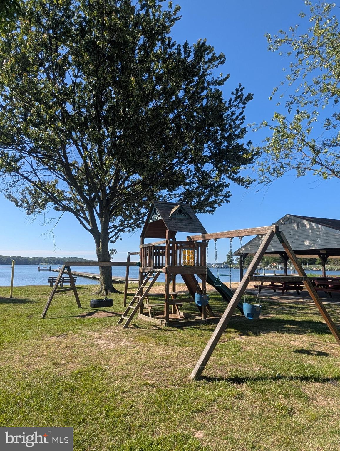 HUNTERS HARBOR - Residential