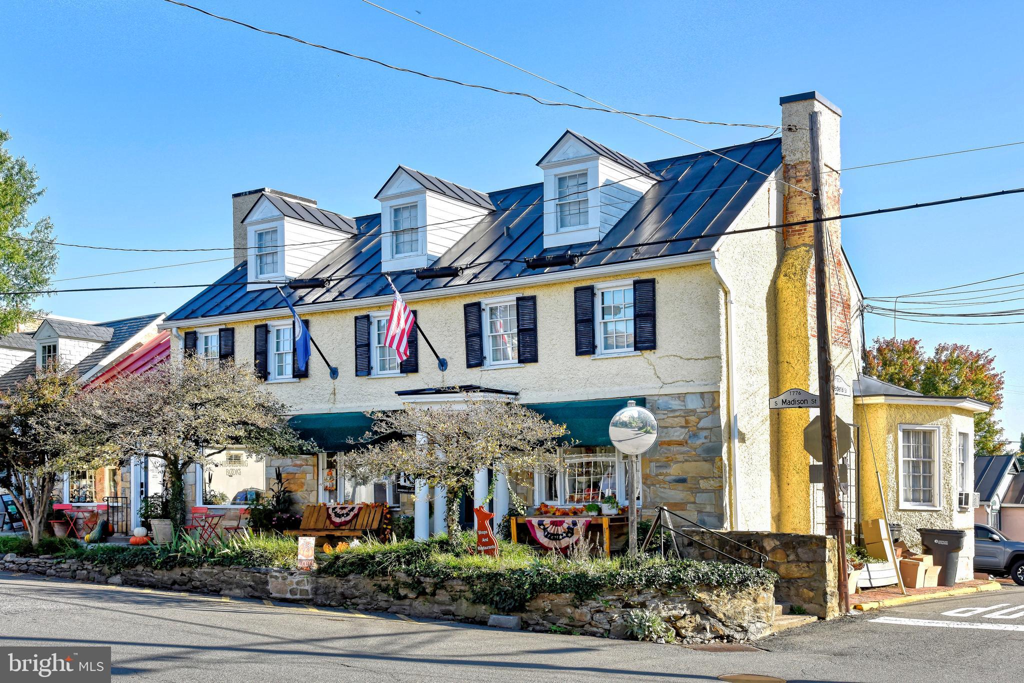TOWN OF MIDDLEBURG - Commercial Sale