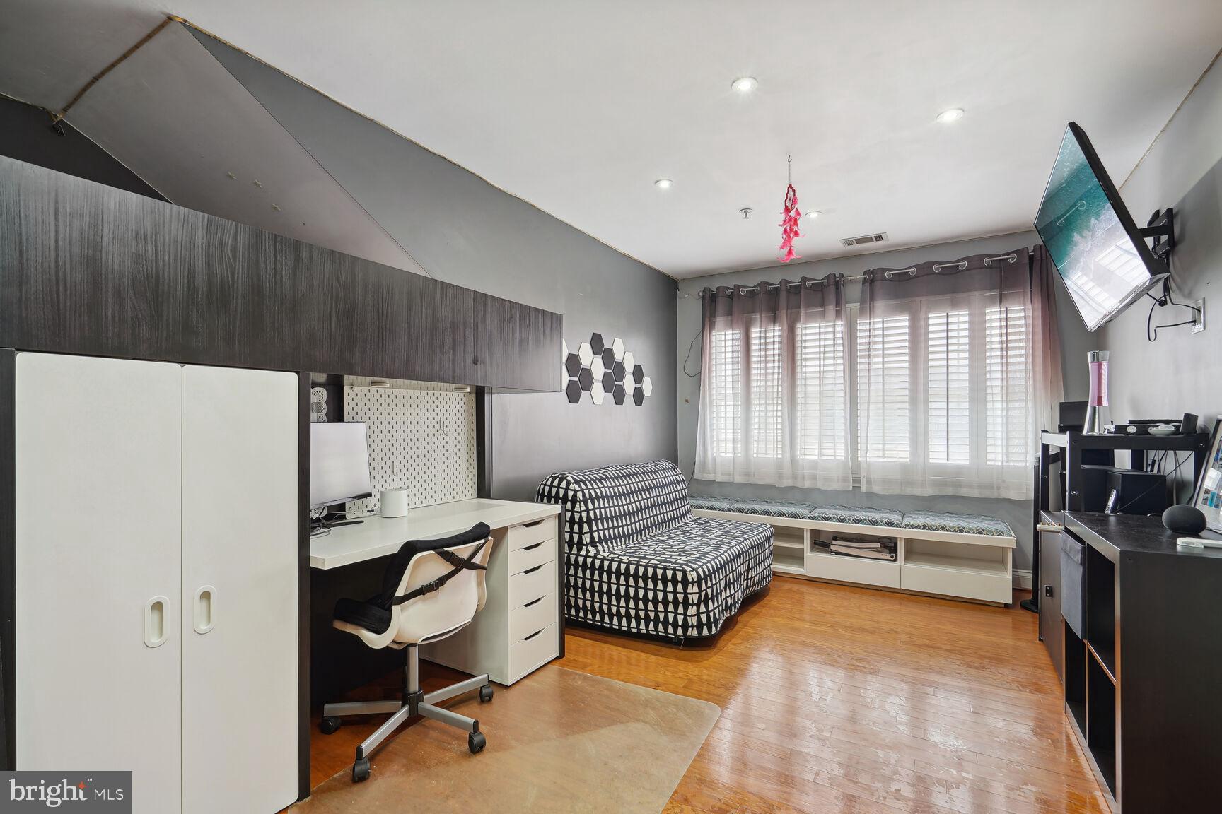 TOWNES AT CAMERON PARKE - Residential Lease