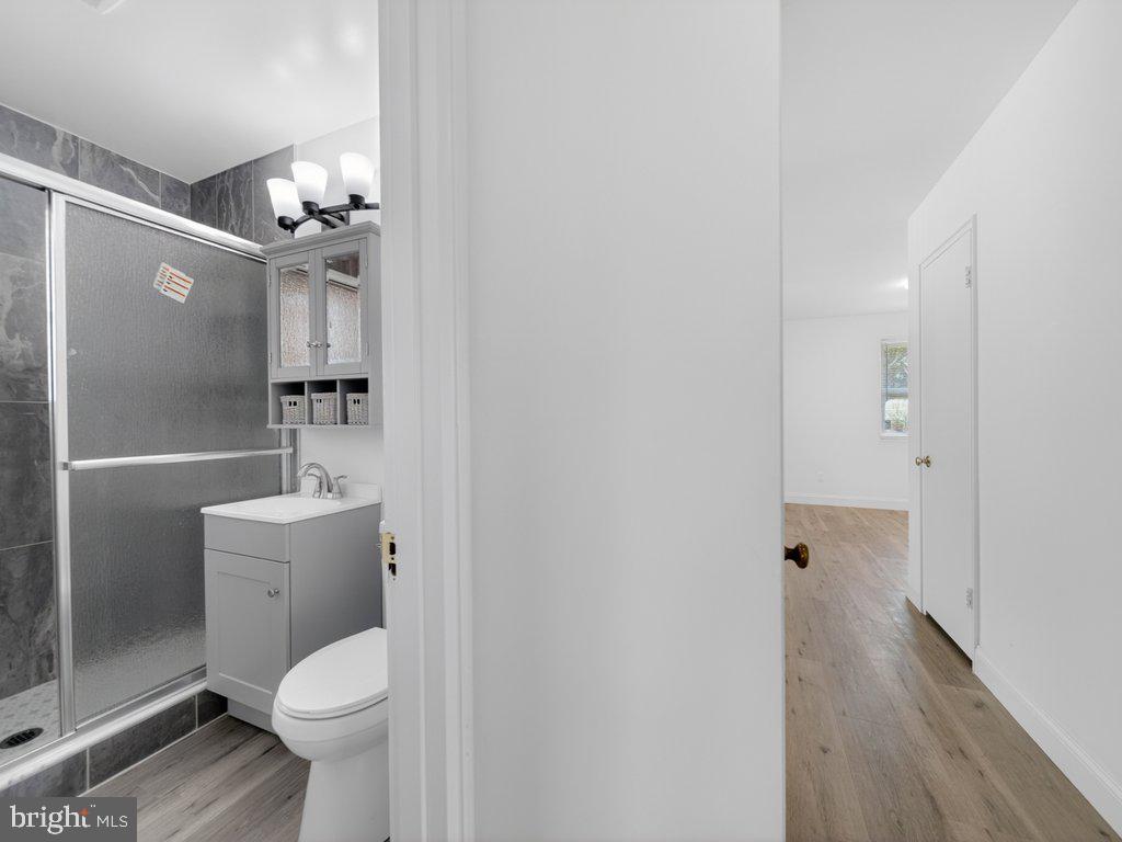 FOUR CORNERS - Residential