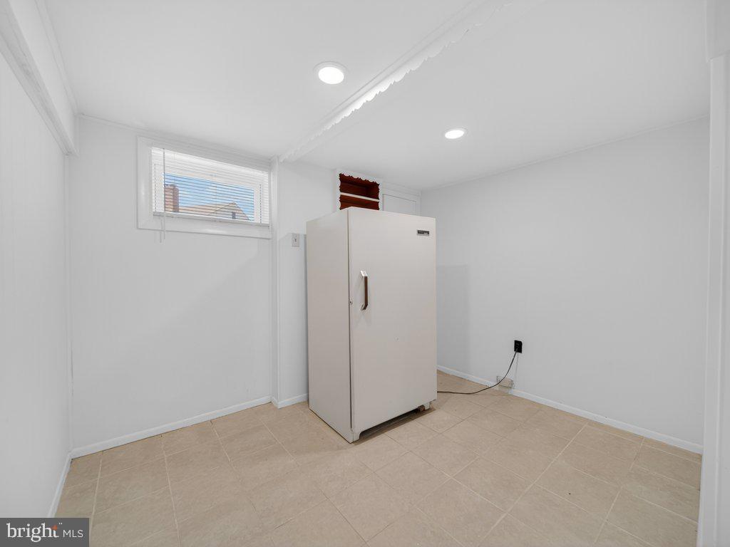 FOUR CORNERS - Residential