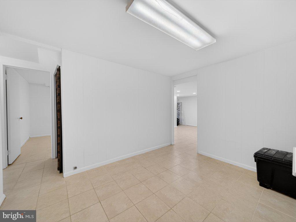 FOUR CORNERS - Residential