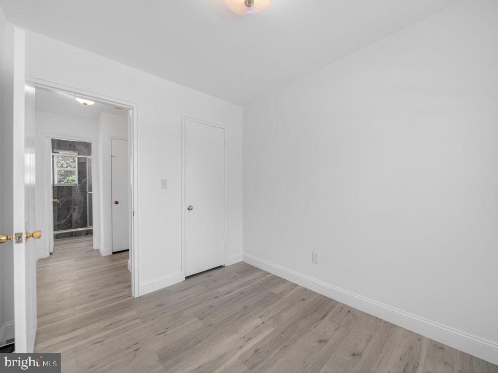 FOUR CORNERS - Residential