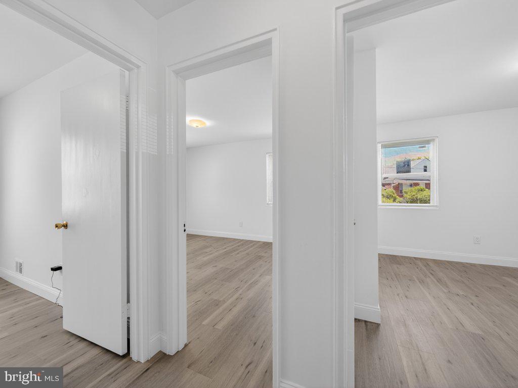 FOUR CORNERS - Residential