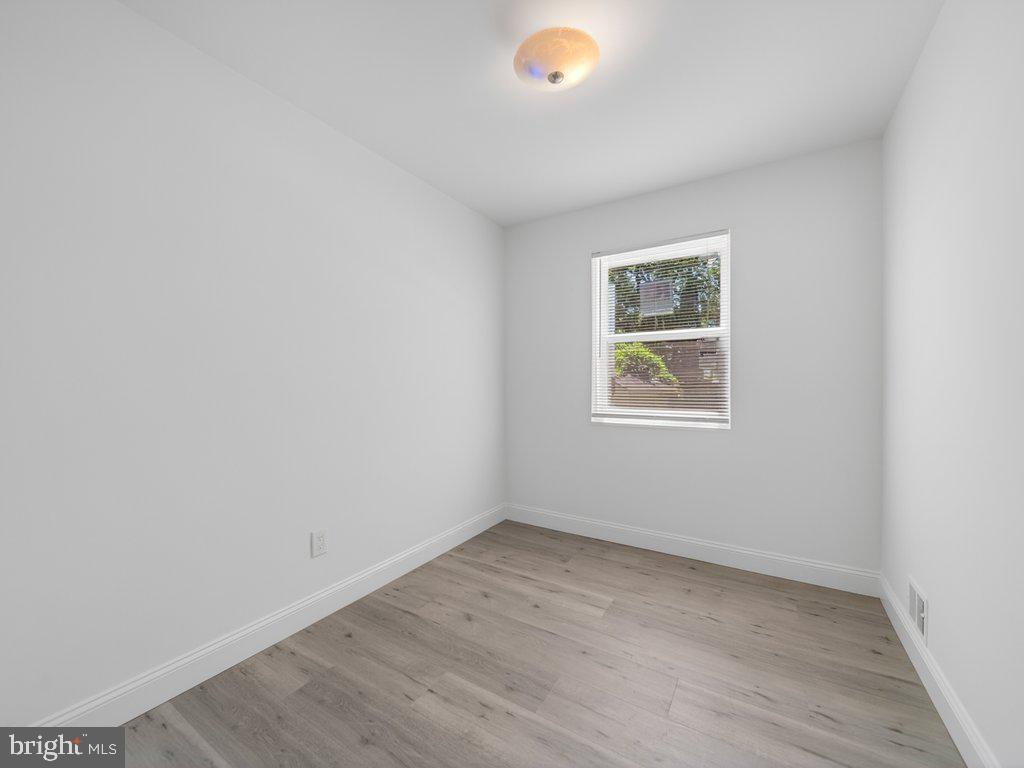 FOUR CORNERS - Residential