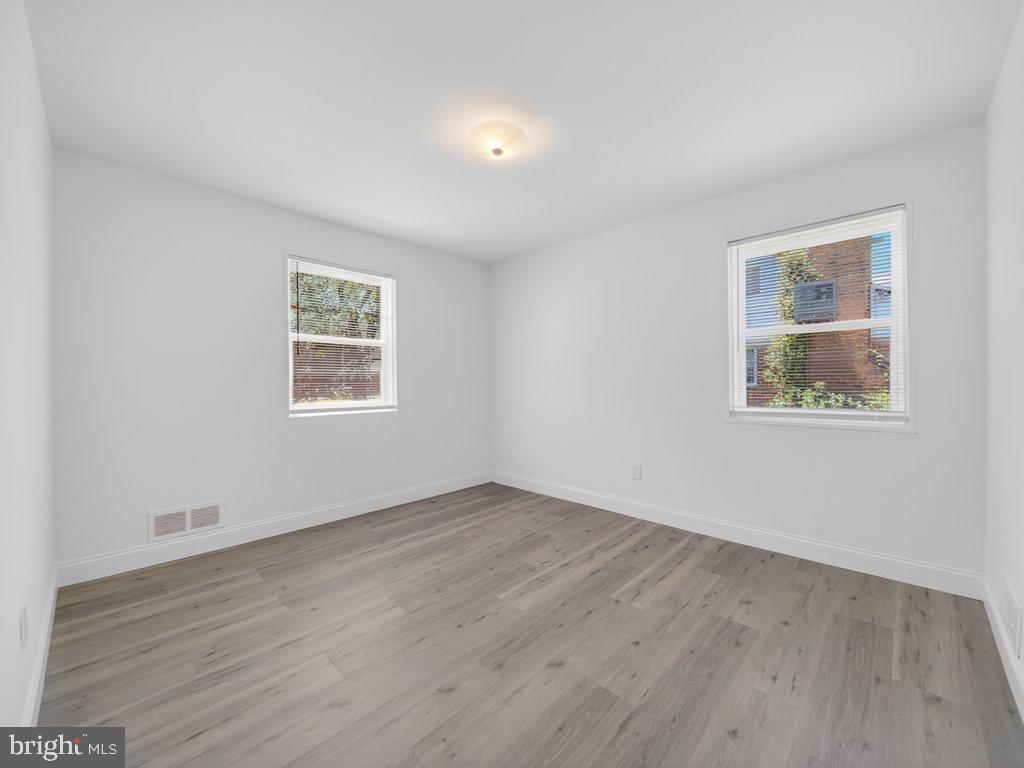 FOUR CORNERS - Residential