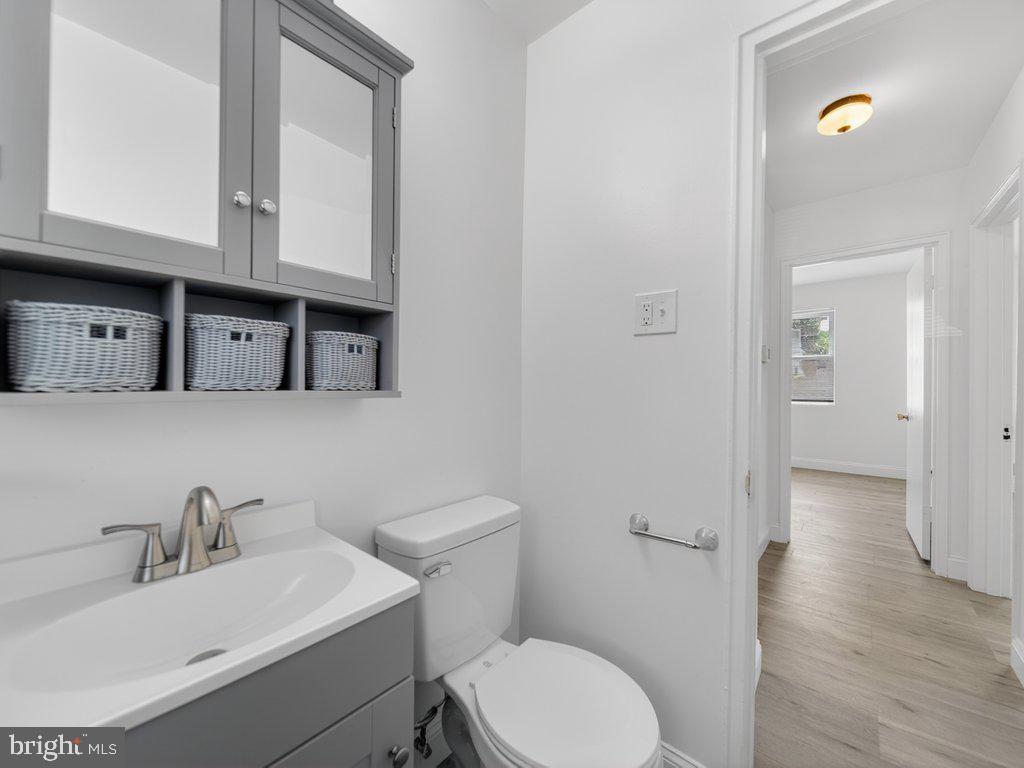 FOUR CORNERS - Residential