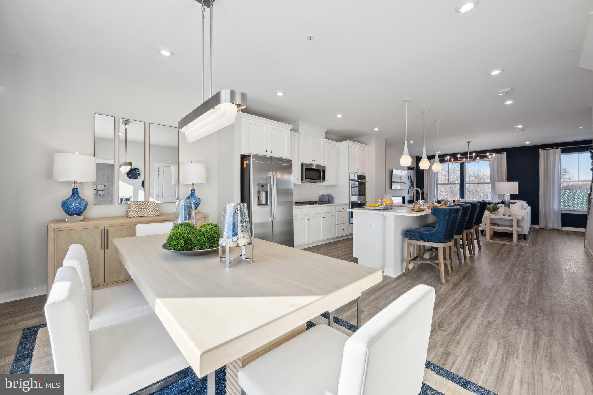 GATEWAY WEST - Residential