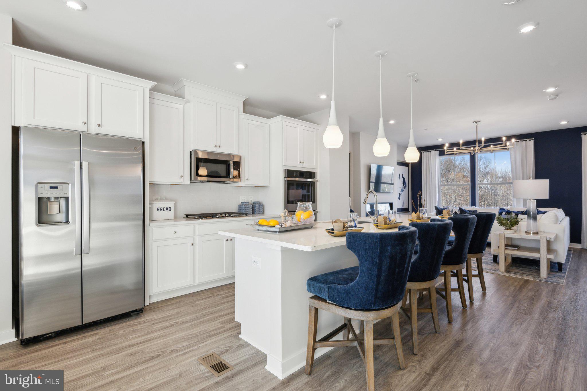 GATEWAY WEST - Residential