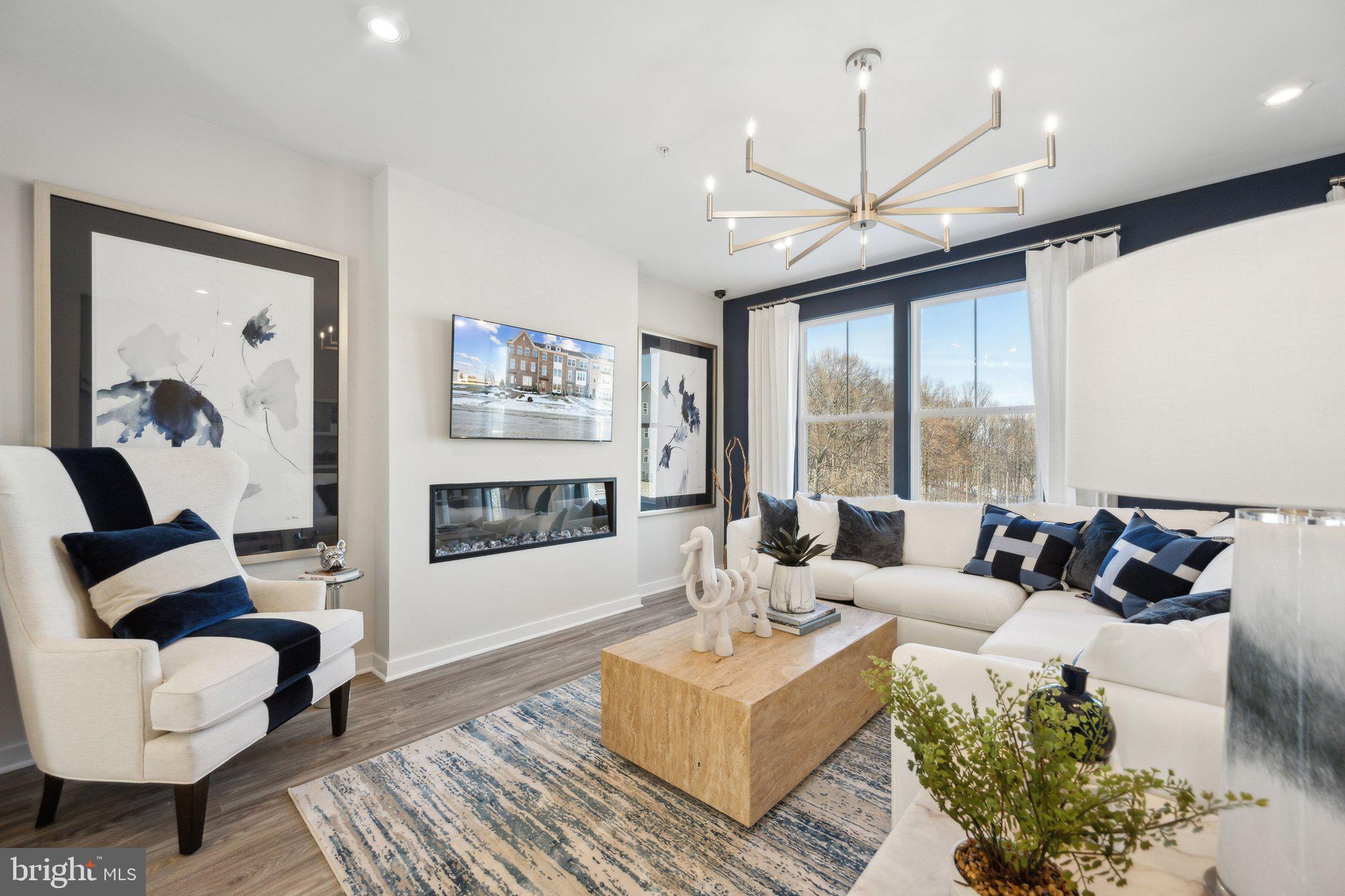 GATEWAY WEST - Residential