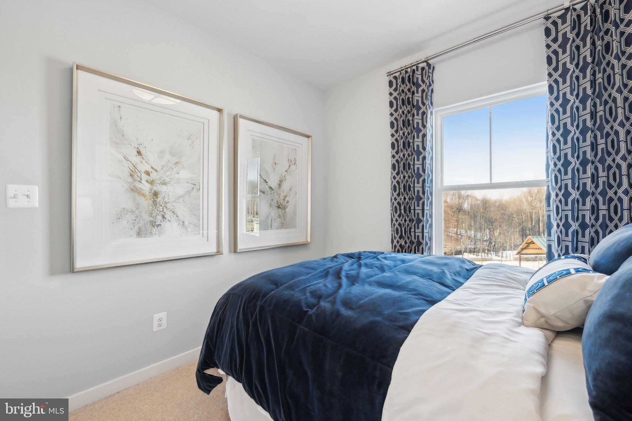 GATEWAY WEST - Residential