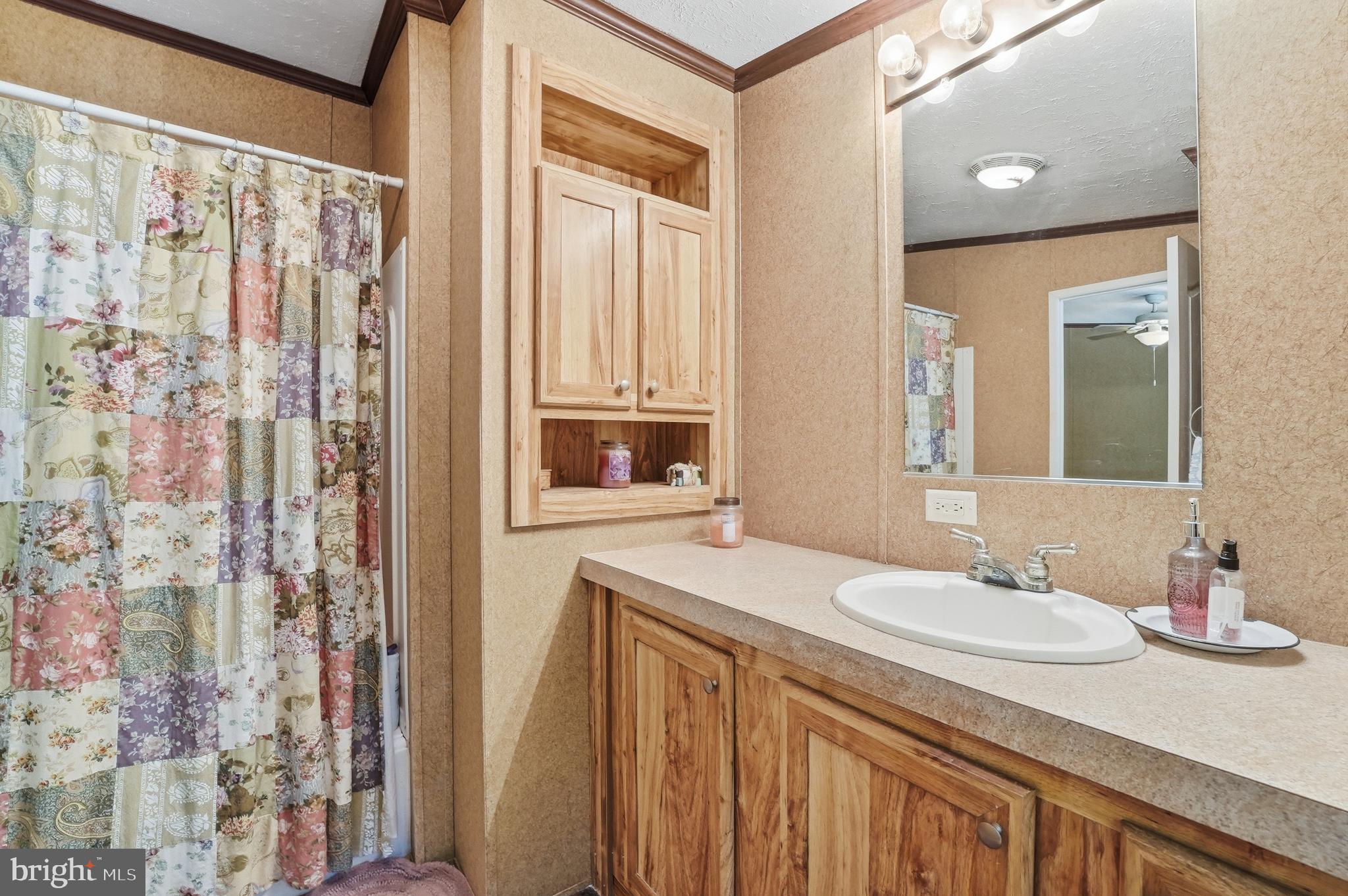 TRAPPERS DEN - Residential