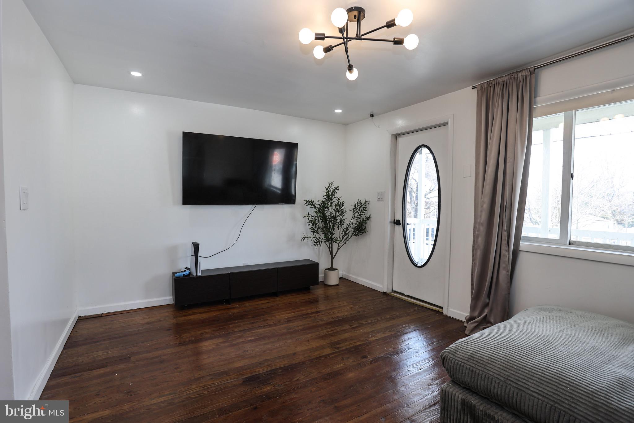 FOUNTAIN SPRINGS - Residential