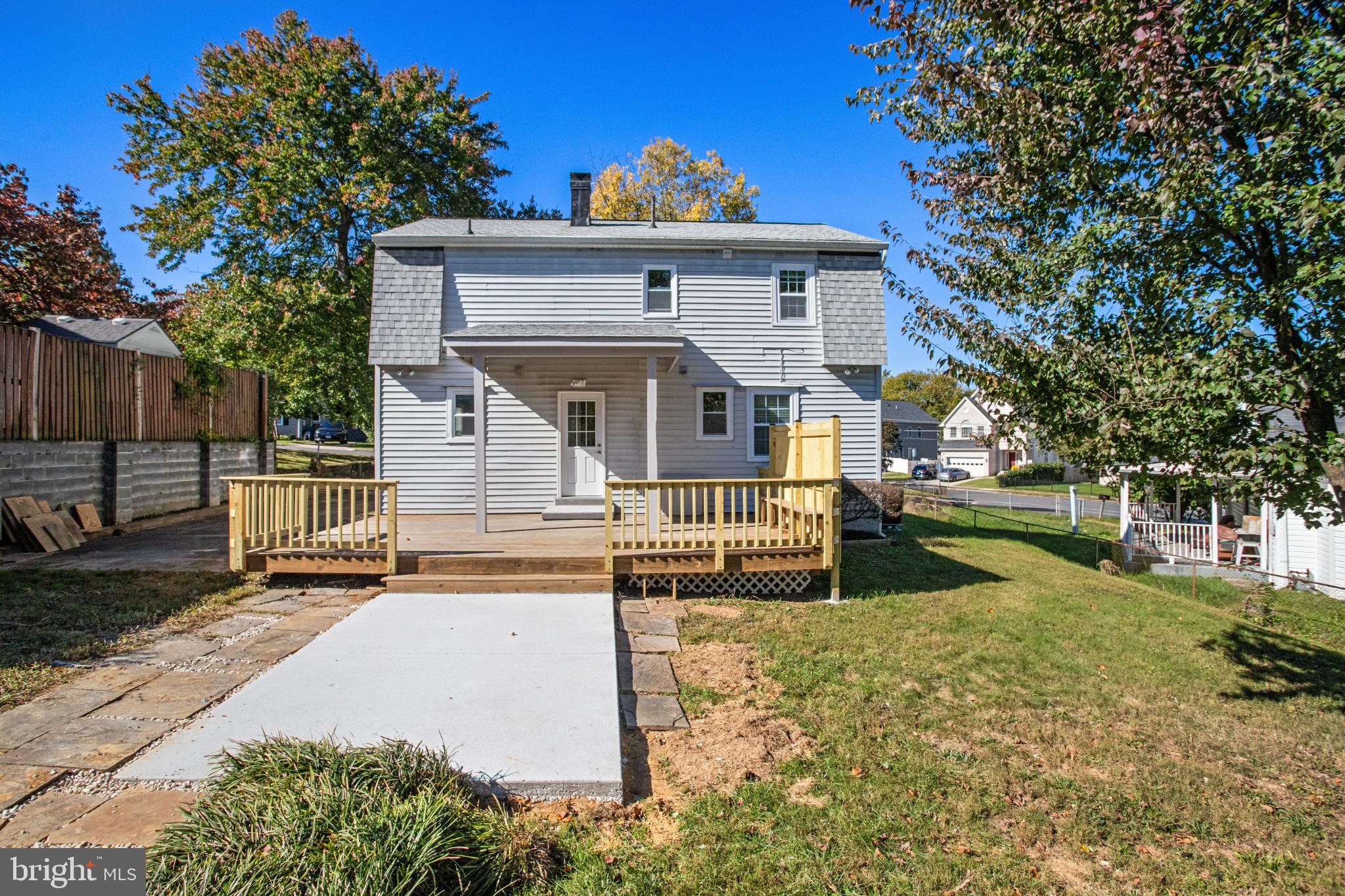 WEST LAWN - Residential