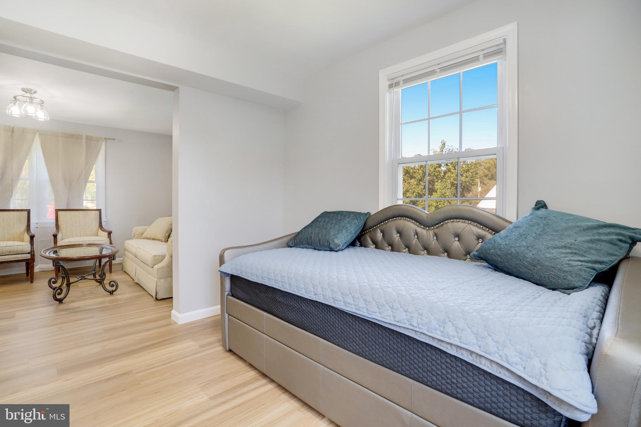 WEST LAWN - Residential