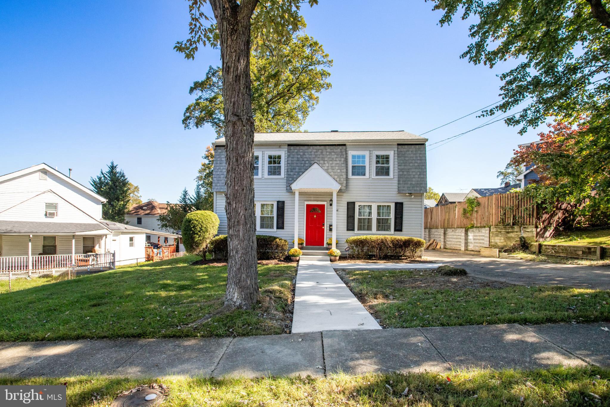 WEST LAWN - Residential