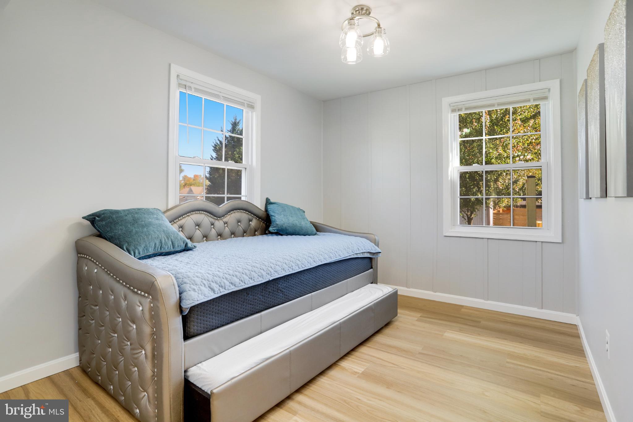 WEST LAWN - Residential
