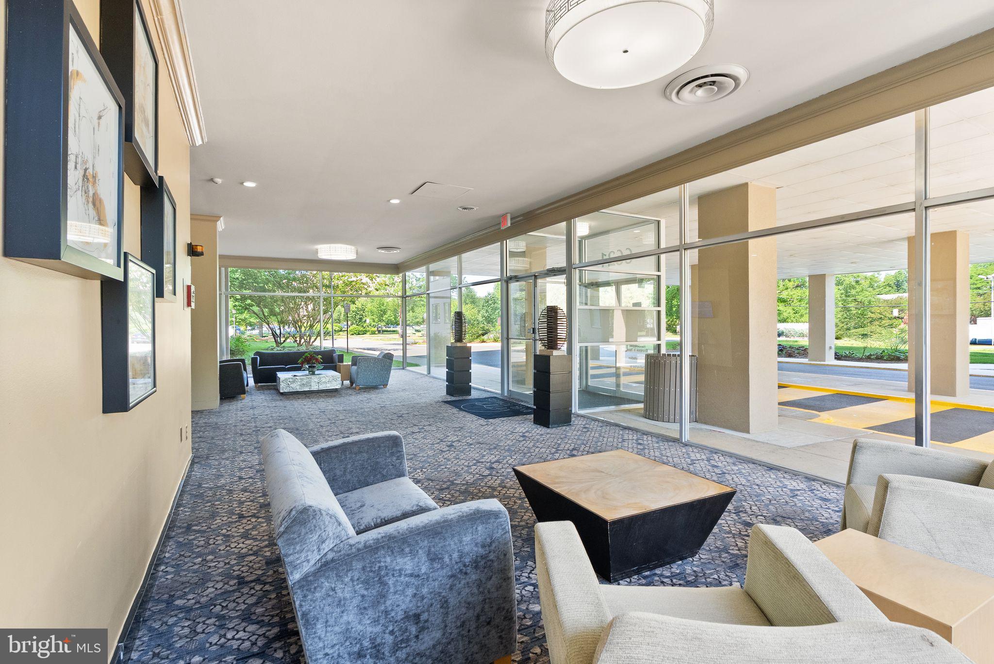 RIVER TOWERS - Residential