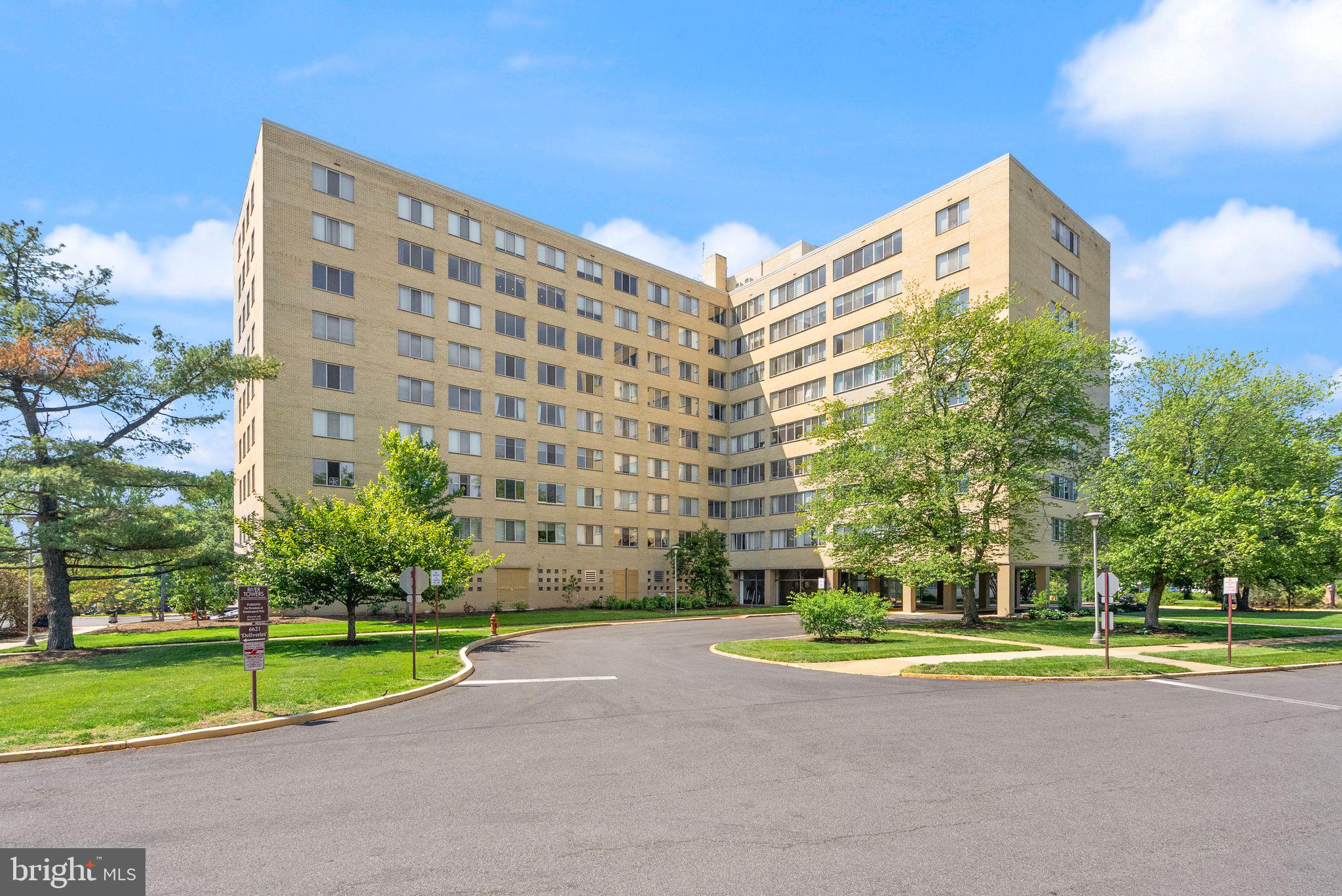 RIVER TOWERS - Residential