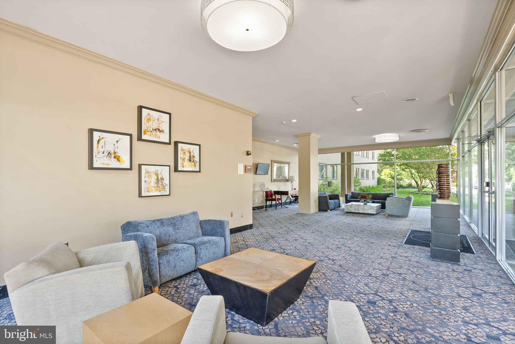 RIVER TOWERS - Residential