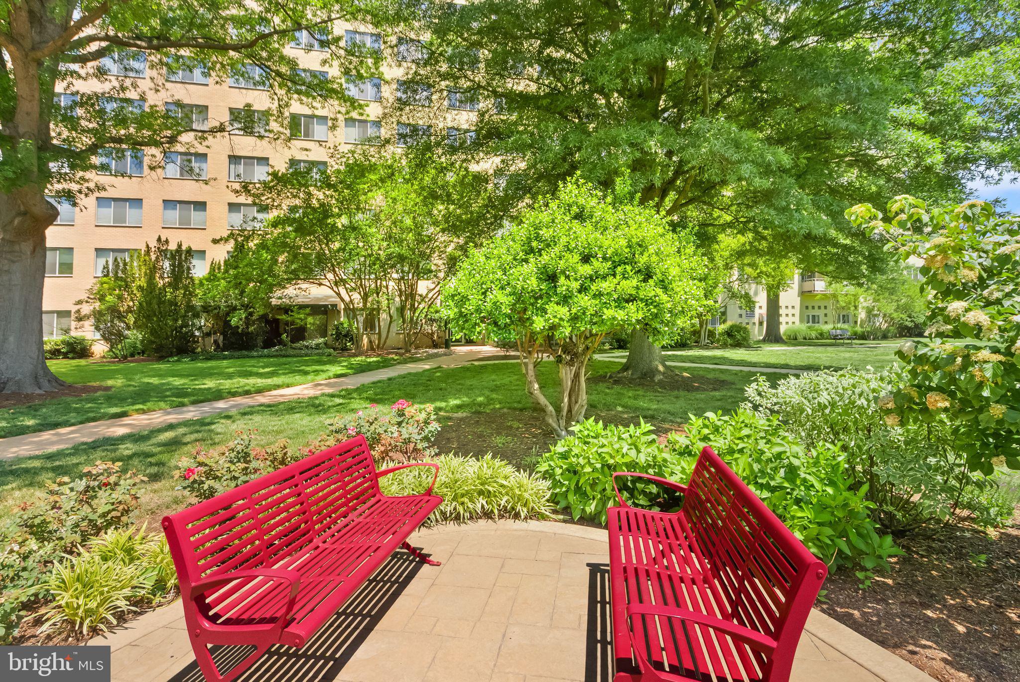 RIVER TOWERS - Residential
