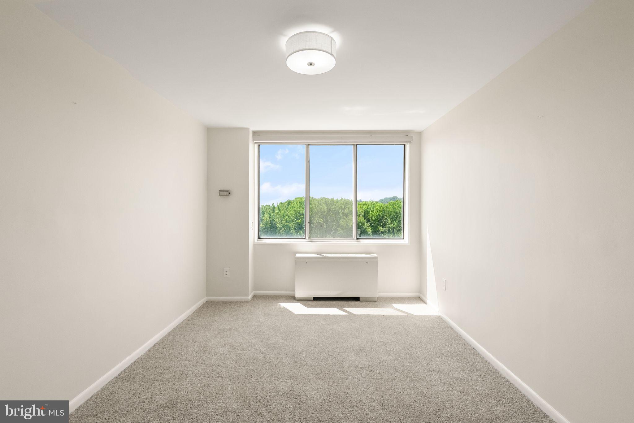 RIVER TOWERS - Residential