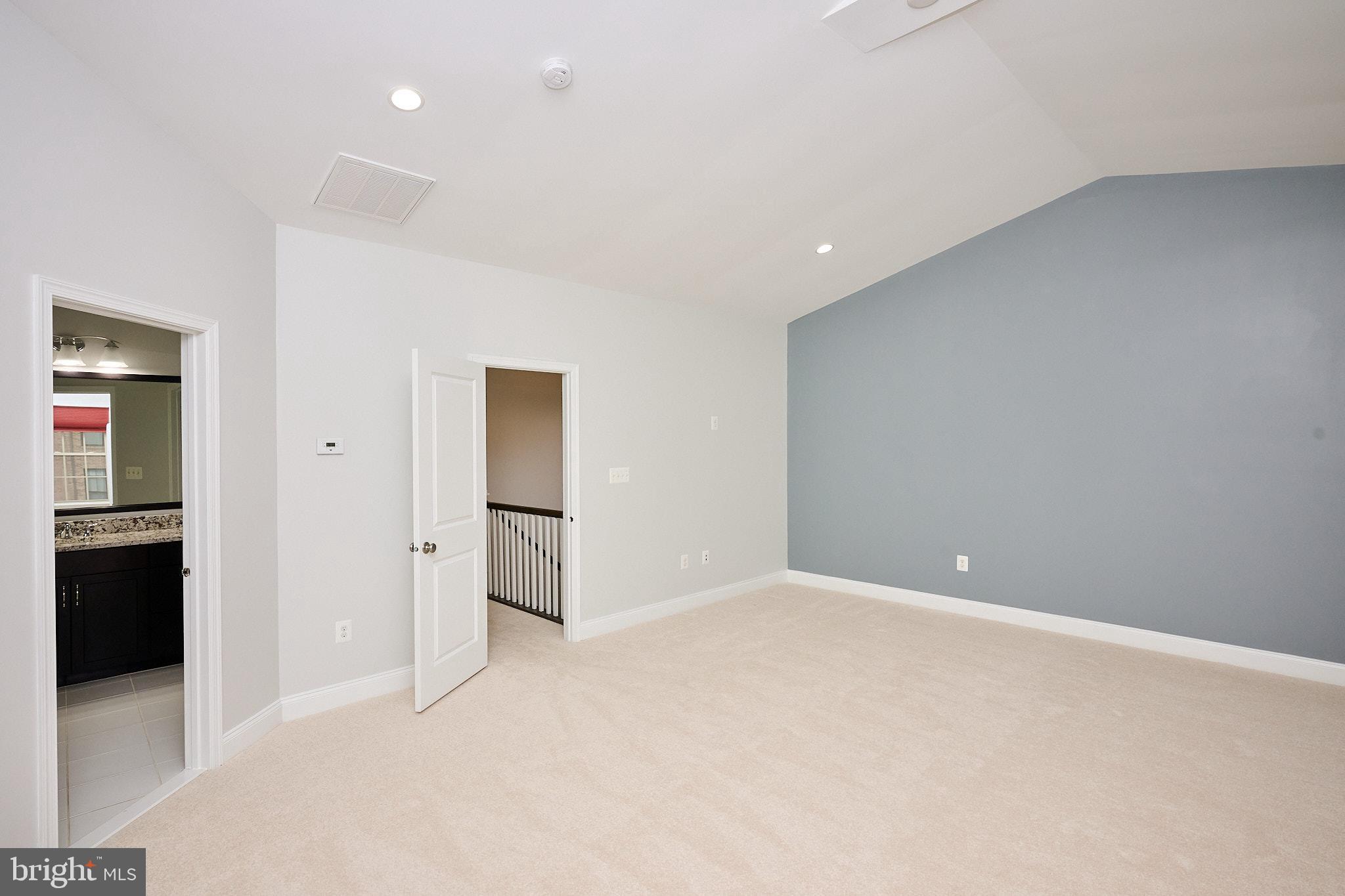 MOOREFIELD STATION - Residential Lease