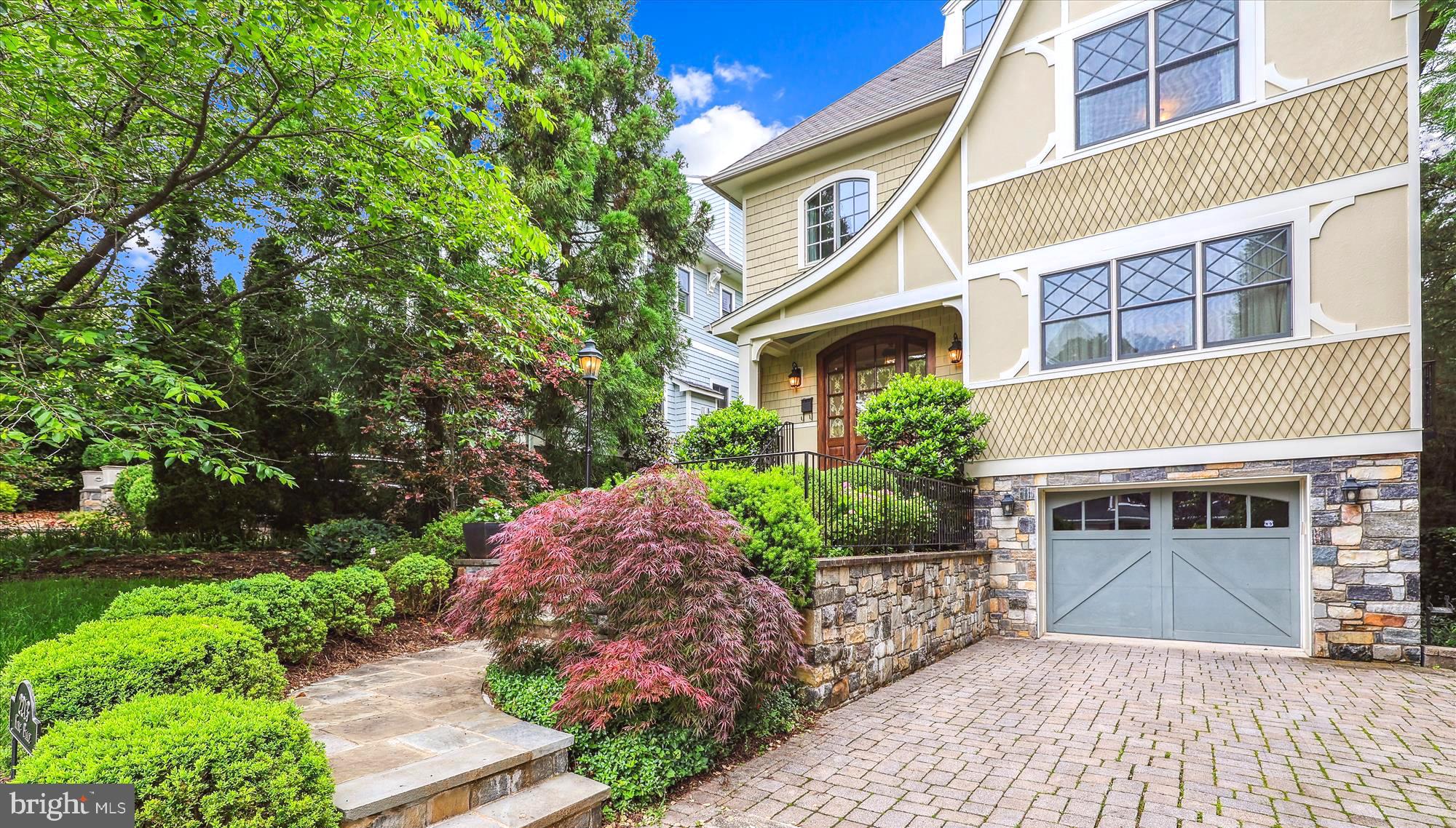 BERKLEY - Residential