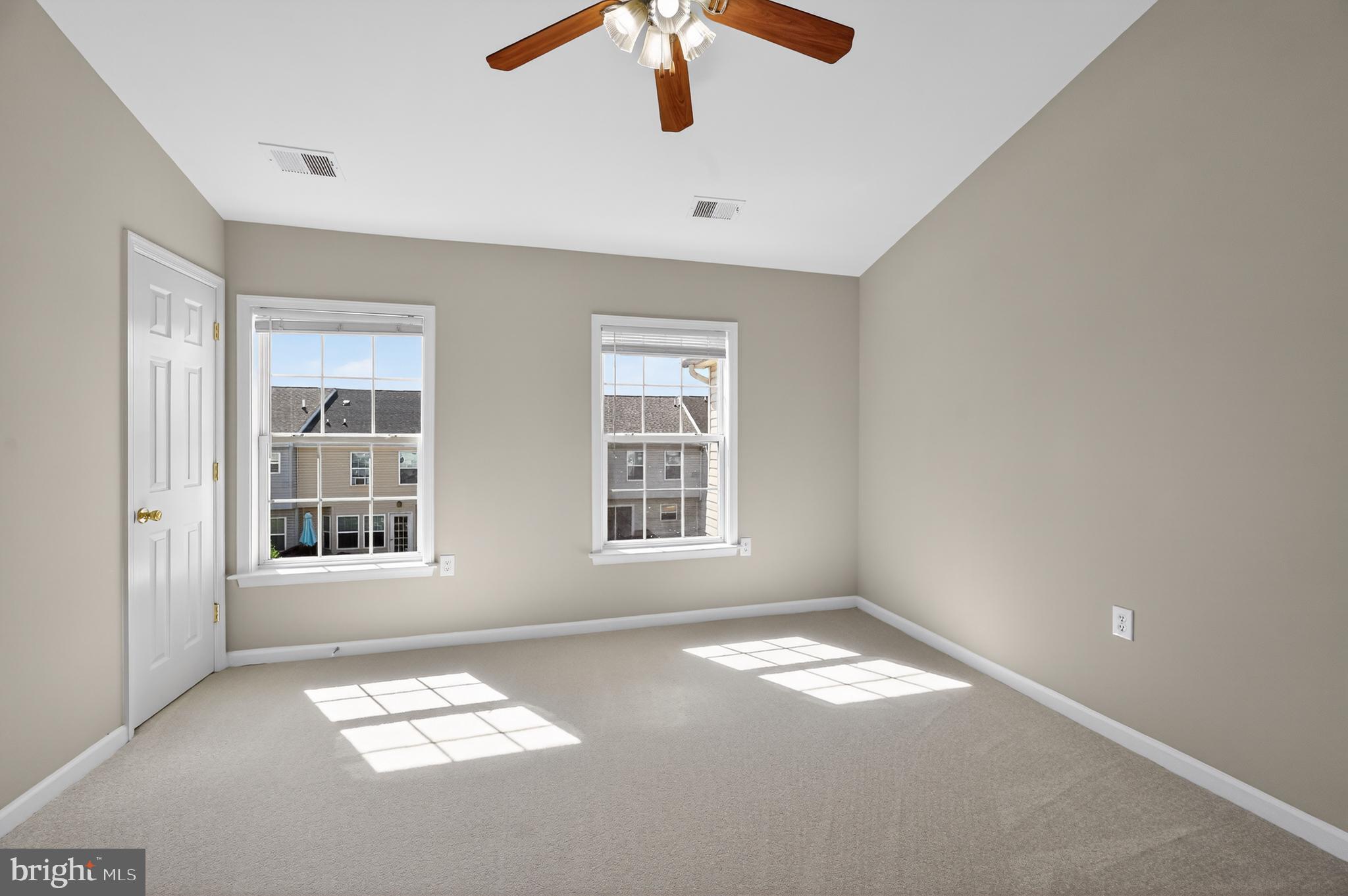 MANOR PARK - Residential